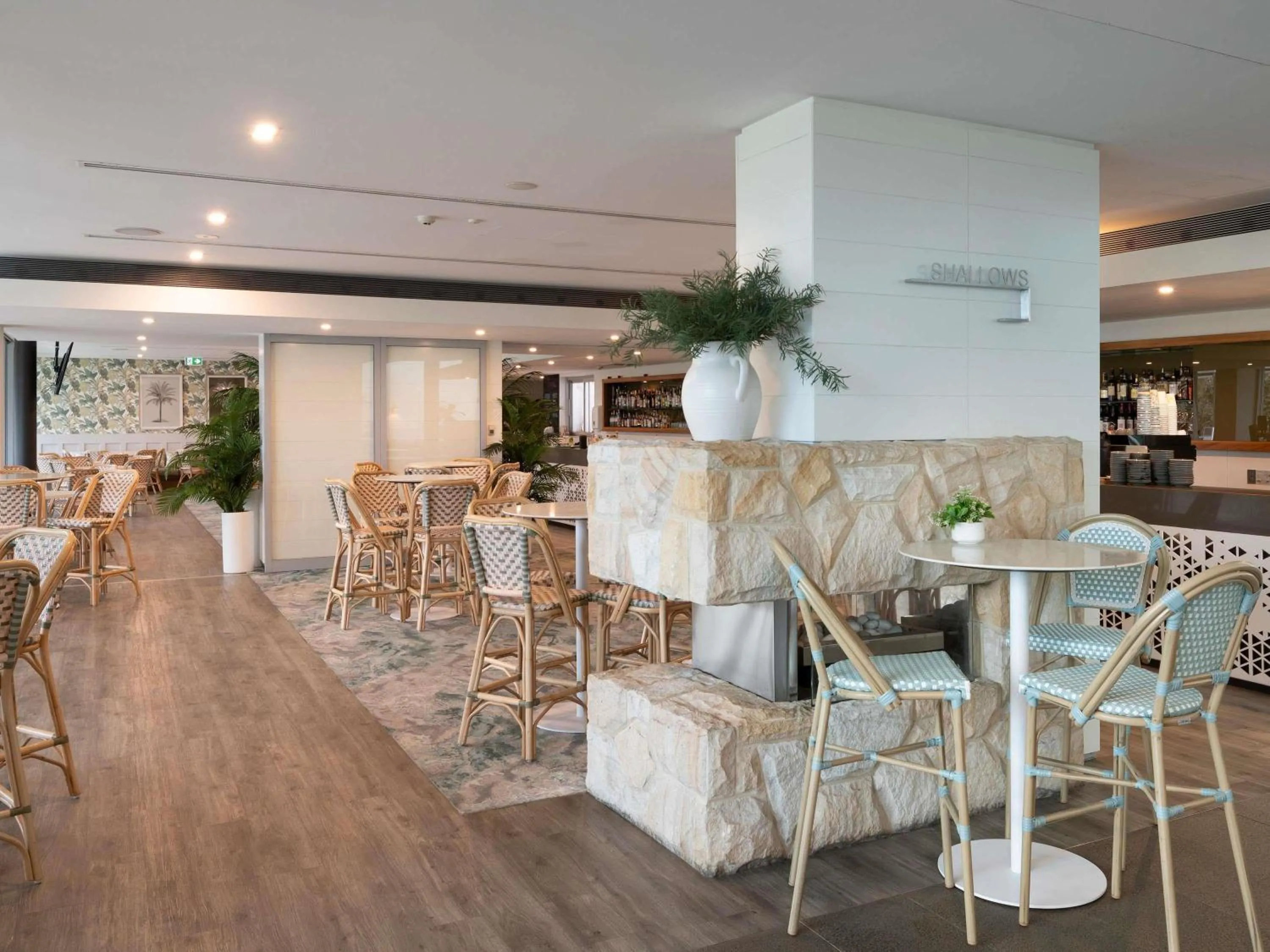 Lounge or bar in Pullman Magenta Shores Resort