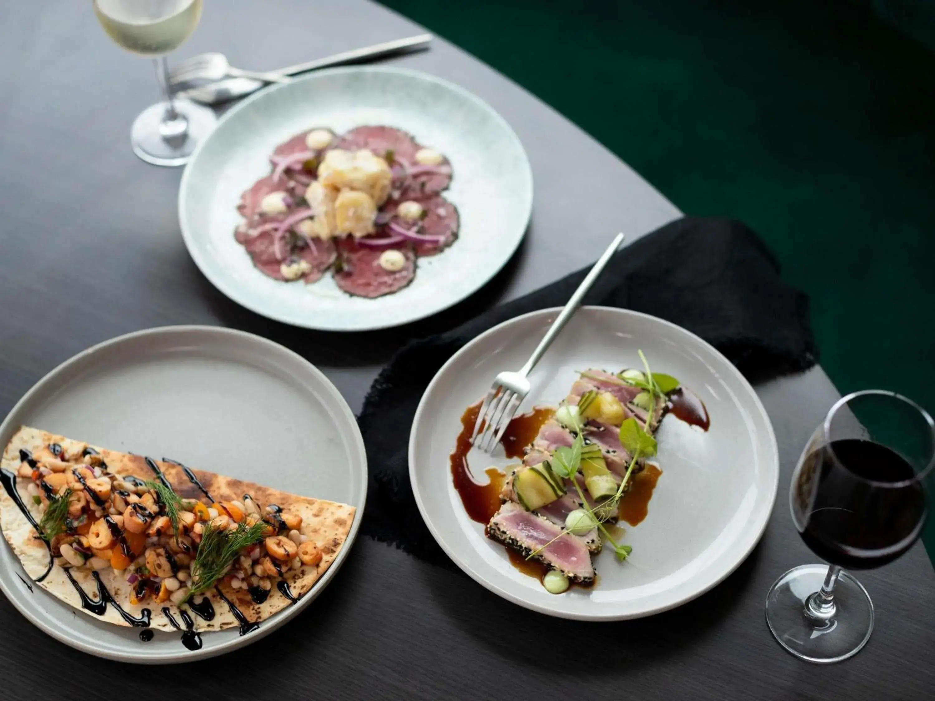 Restaurant/places to eat in Pullman Magenta Shores Resort Restaurant/places to eat in Pullman Magenta Shores Resort