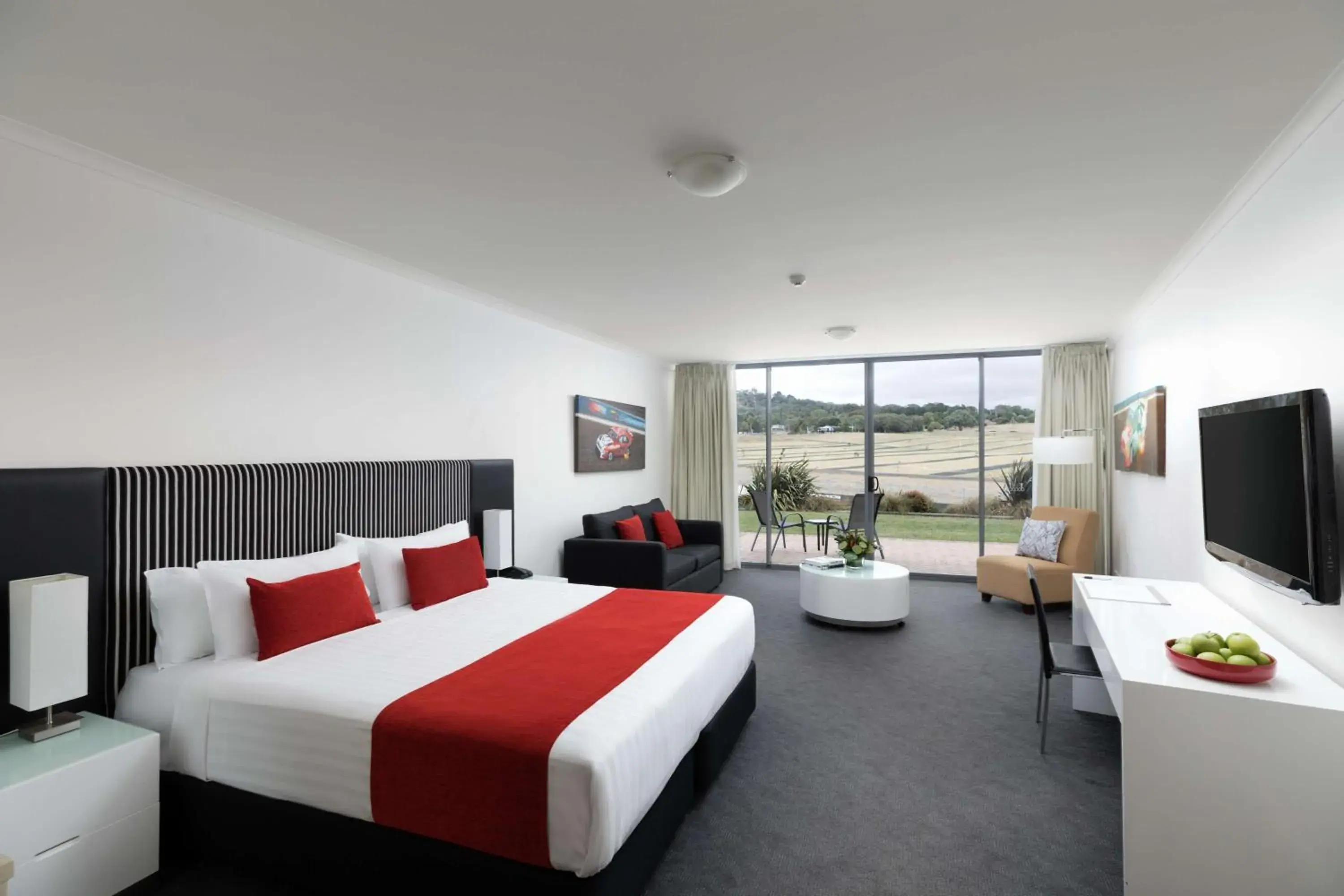 Photo of the whole room, Bed in Rydges Mount Panorama Bathurst Photo of the whole room, Bed in Rydges Mount Panorama Bathurst