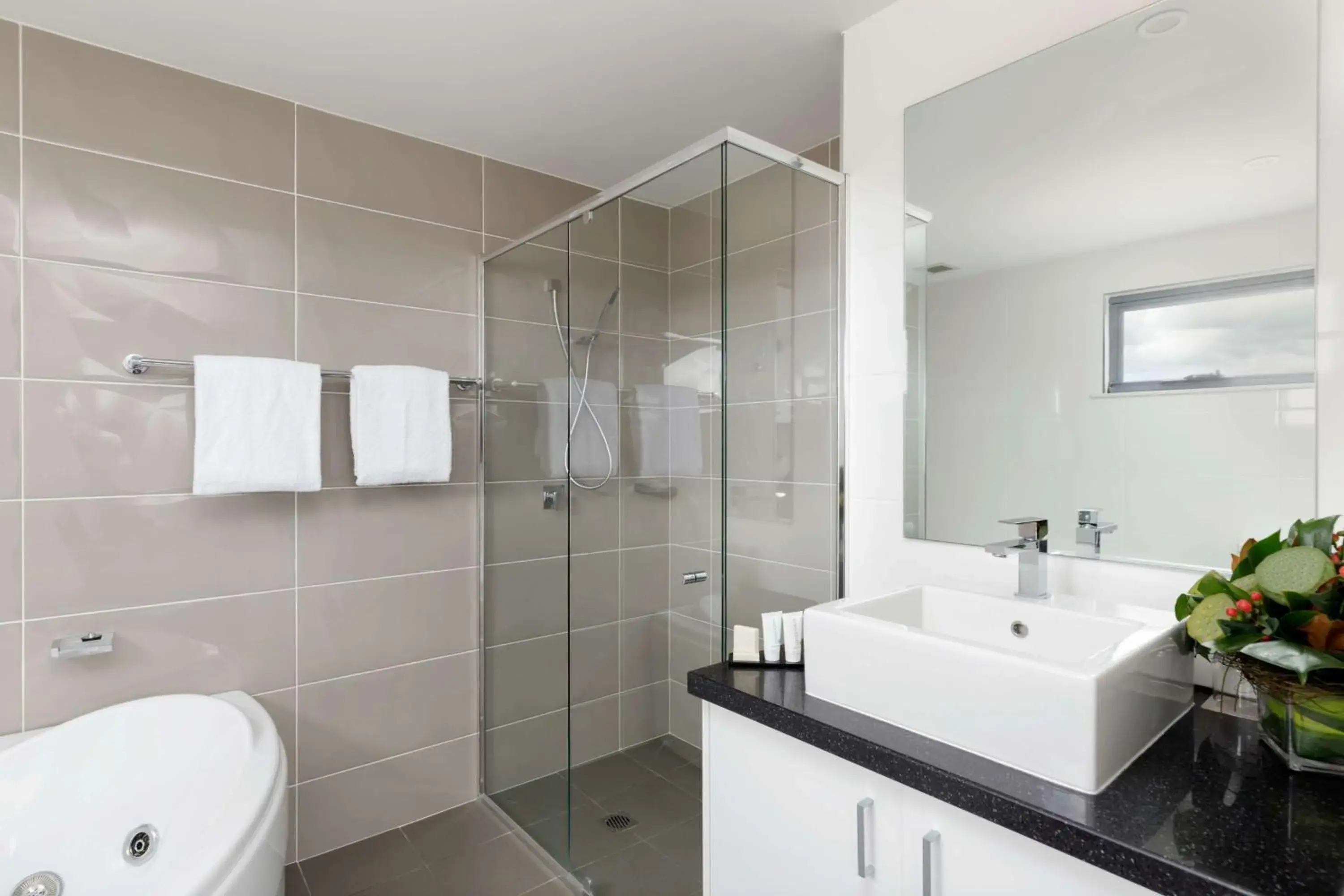 Bathroom in Rydges Mount Panorama Bathurst Bathroom in Rydges Mount Panorama Bathurst