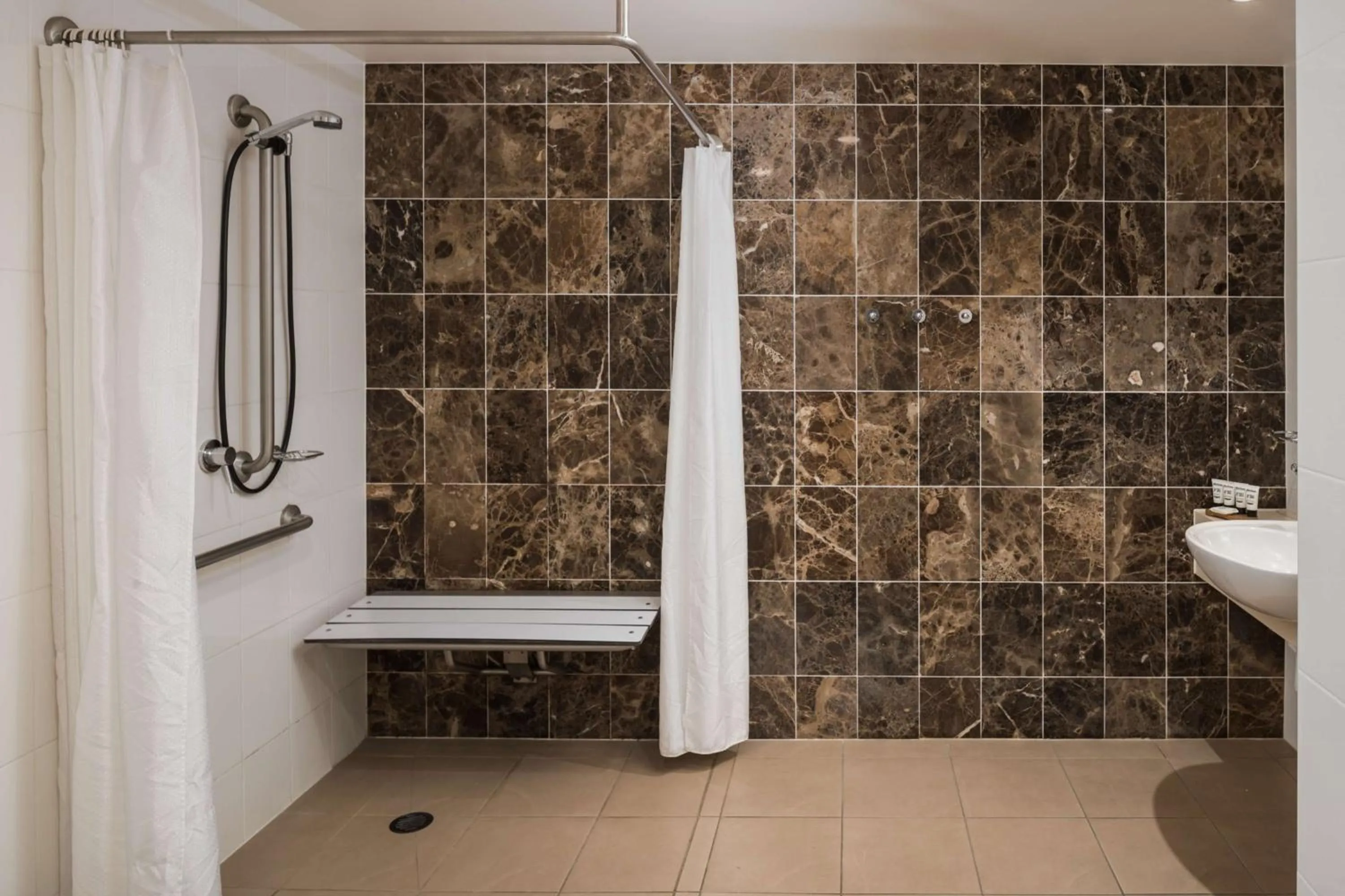 Bathroom in Rydges Mount Panorama Bathurst