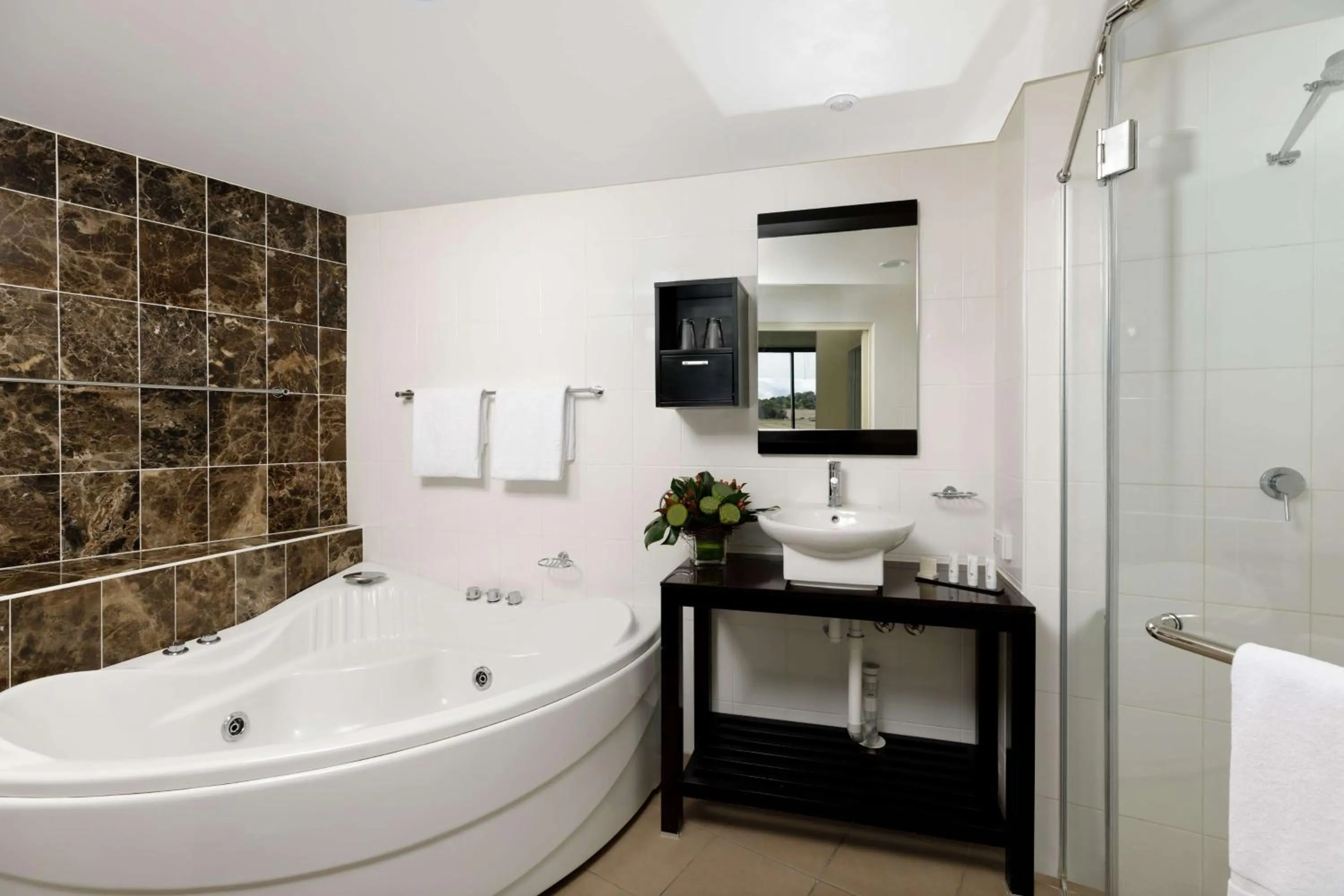 Bathroom in Rydges Mount Panorama Bathurst