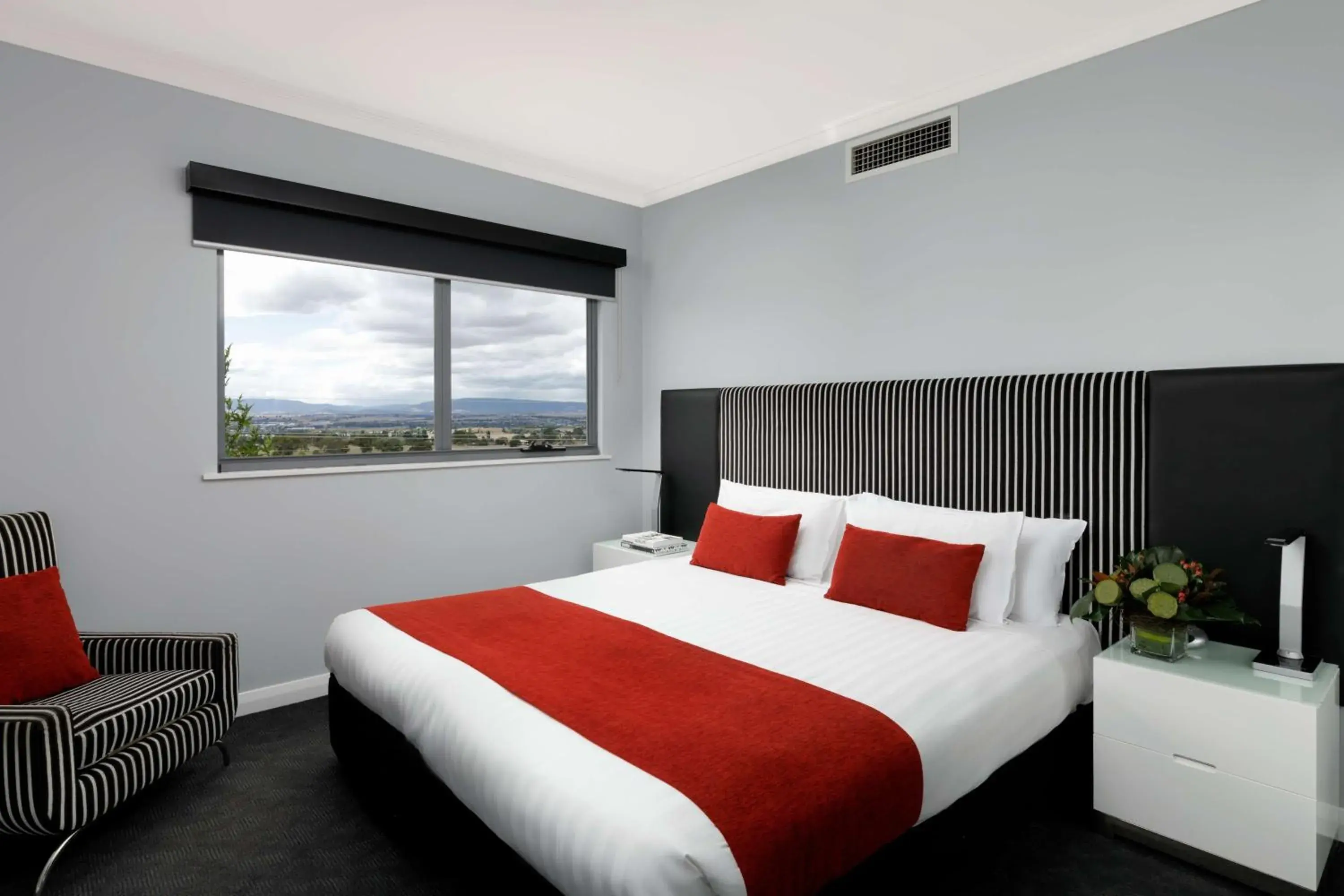 Photo of the whole room, Bed in Rydges Mount Panorama Bathurst Photo of the whole room, Bed in Rydges Mount Panorama Bathurst