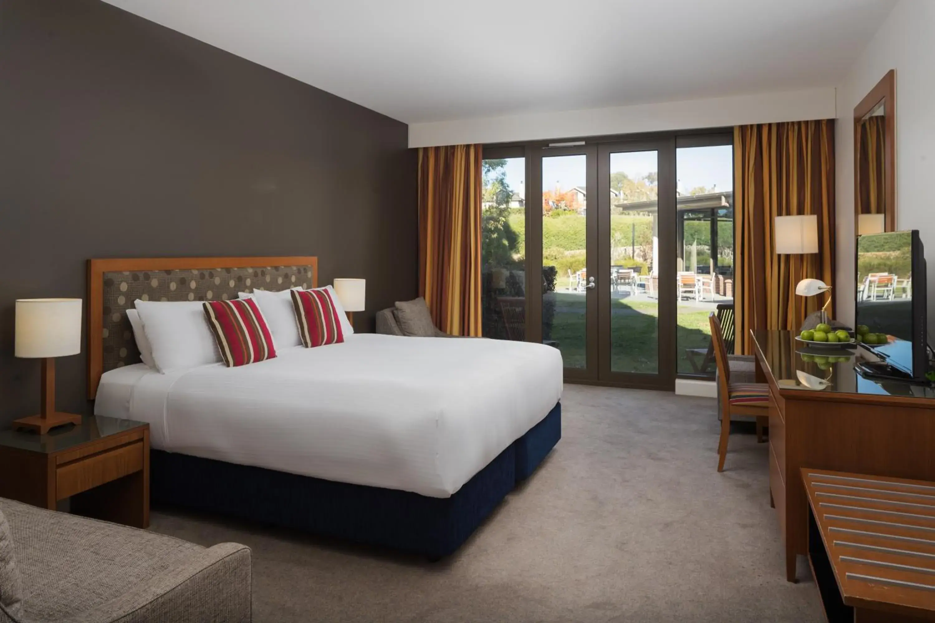 Photo of the whole room, Bed in Yarra Valley Lodge Photo of the whole room, Bed in Yarra Valley Lodge