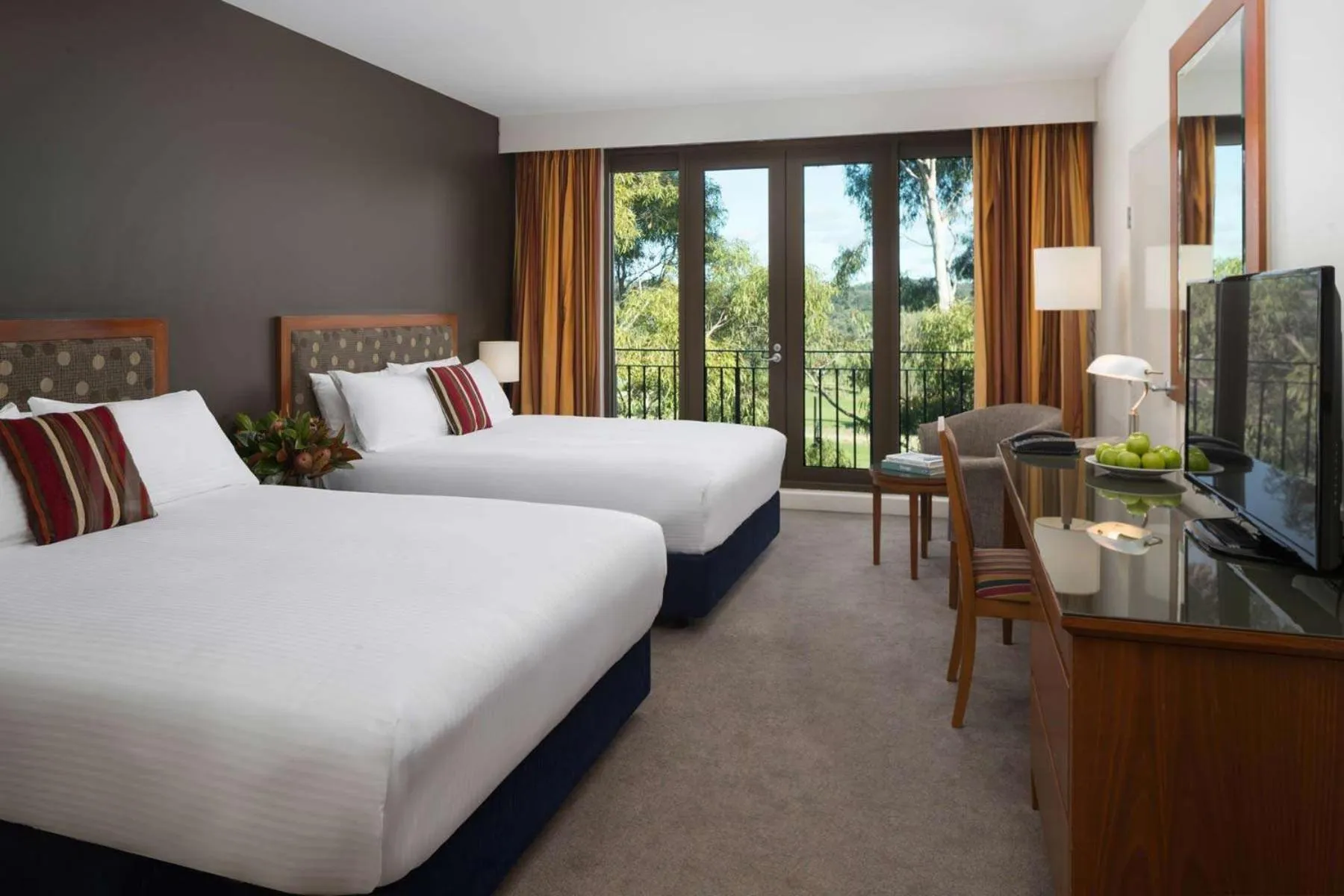 Bedroom, Bed in Yarra Valley Lodge