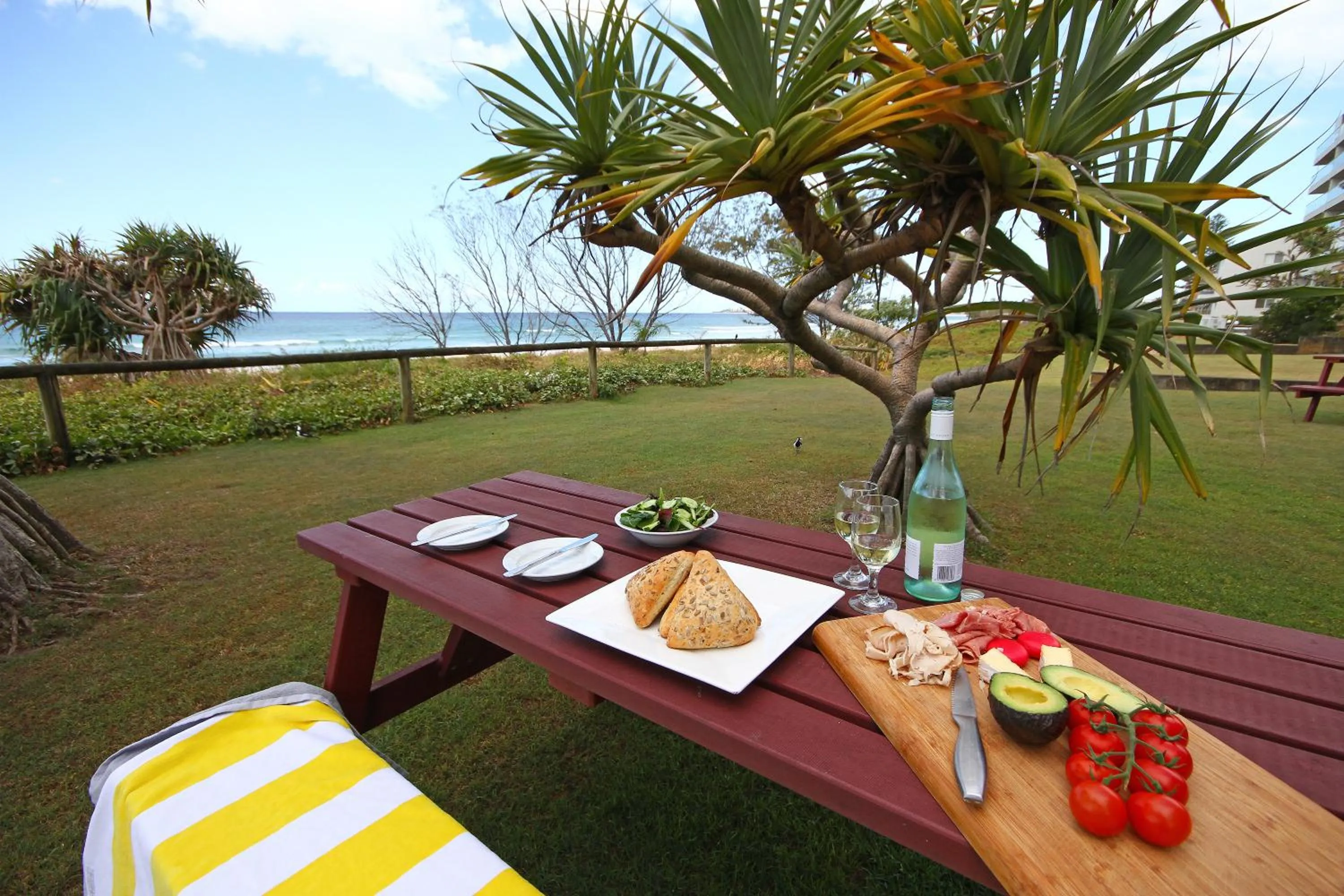 Facade/entrance in San Simeon Beachfront Apartments Tugun