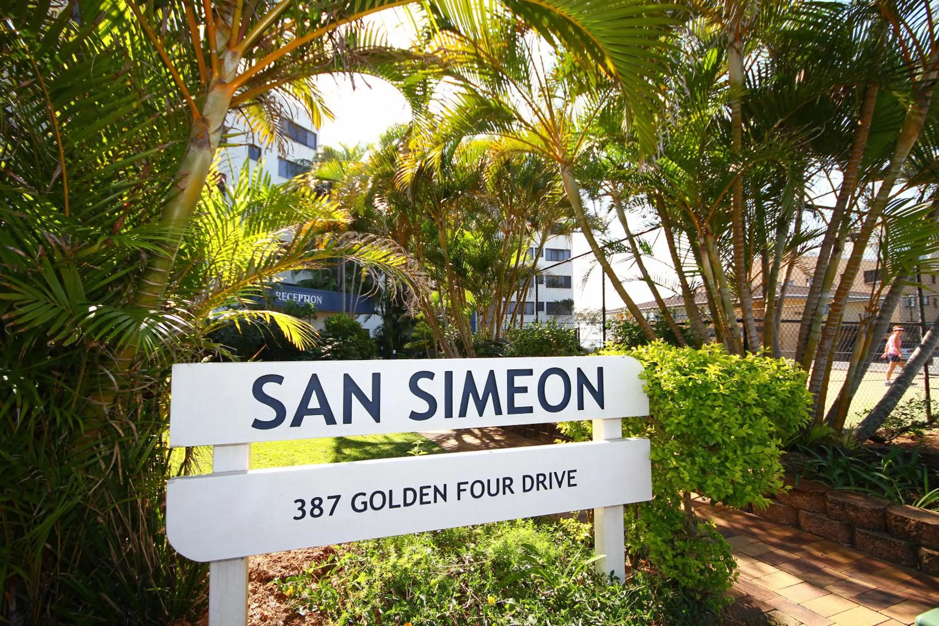Facade/entrance in San Simeon Beachfront Apartments Tugun