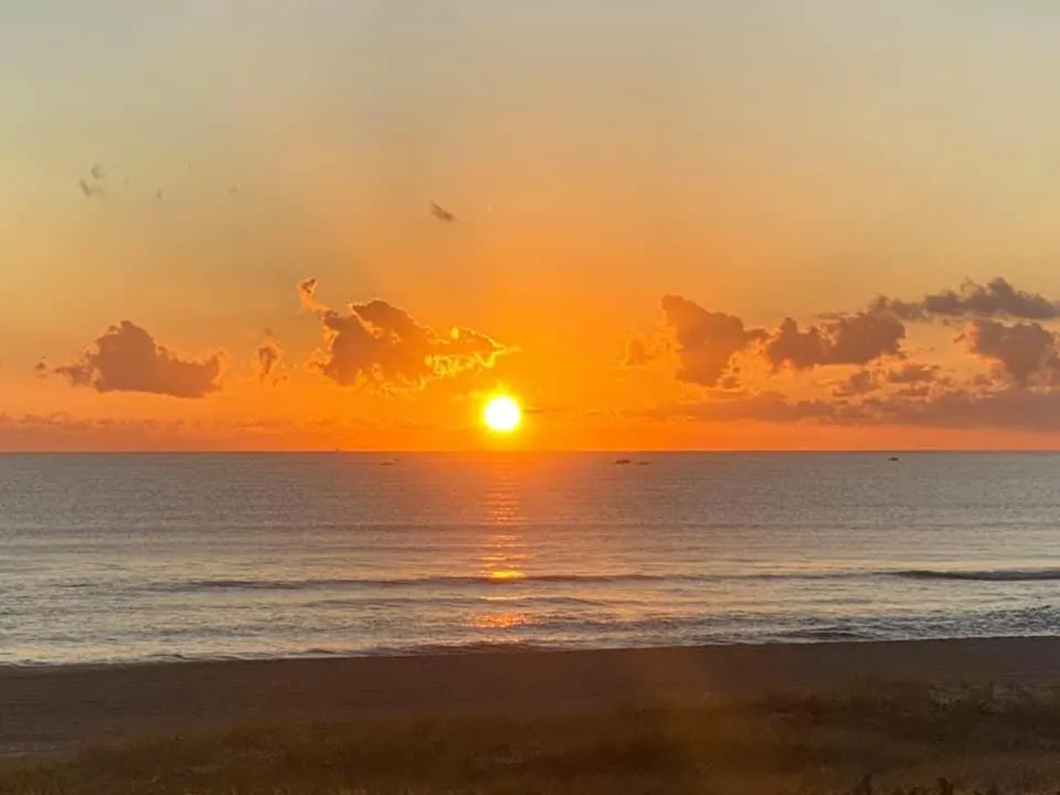 Sunrise in San Simeon Beachfront Apartments Tugun