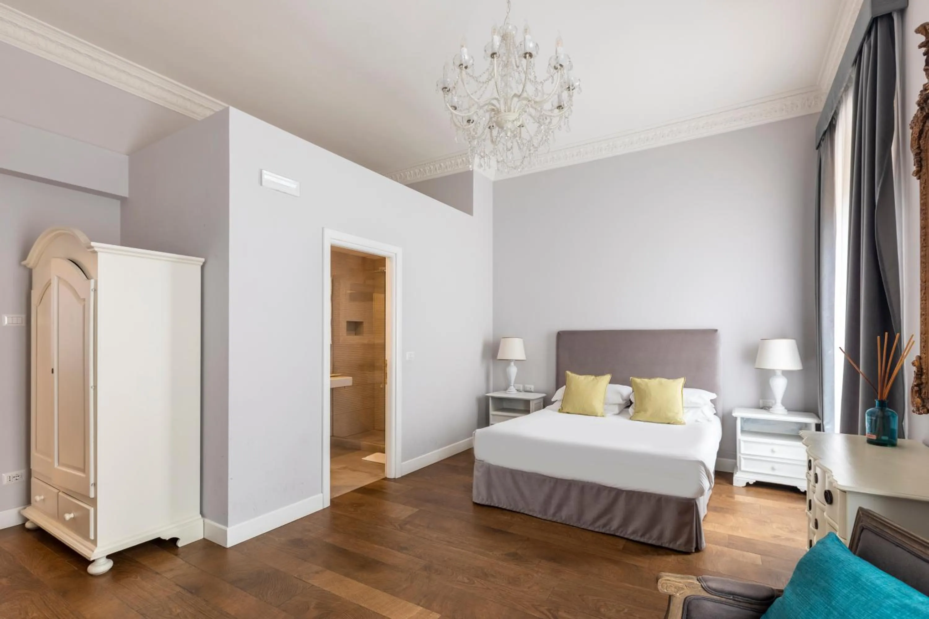 Bedroom, Bed in Spagna Art & Suites - CA Domus Collection