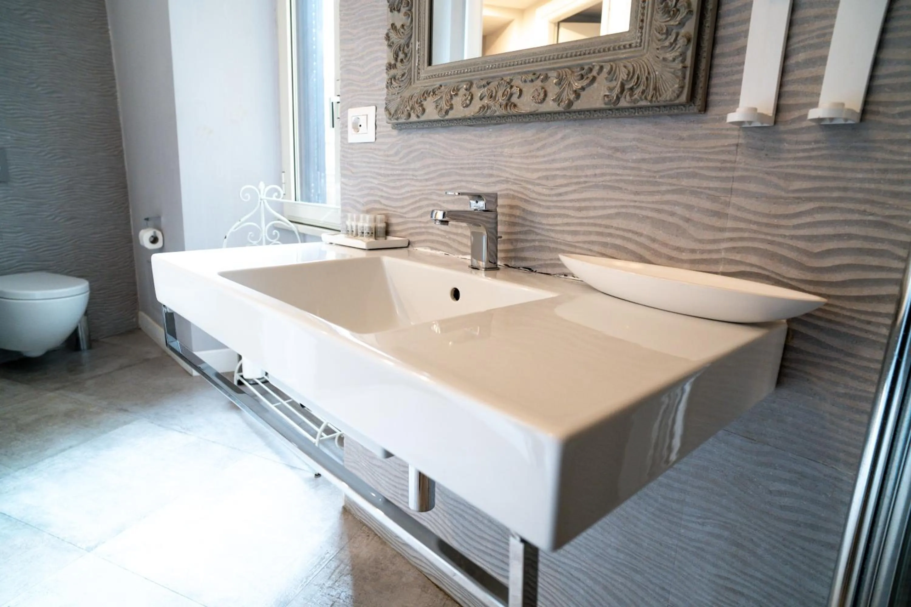 Spagna Art & Suites - CA Domus Collection