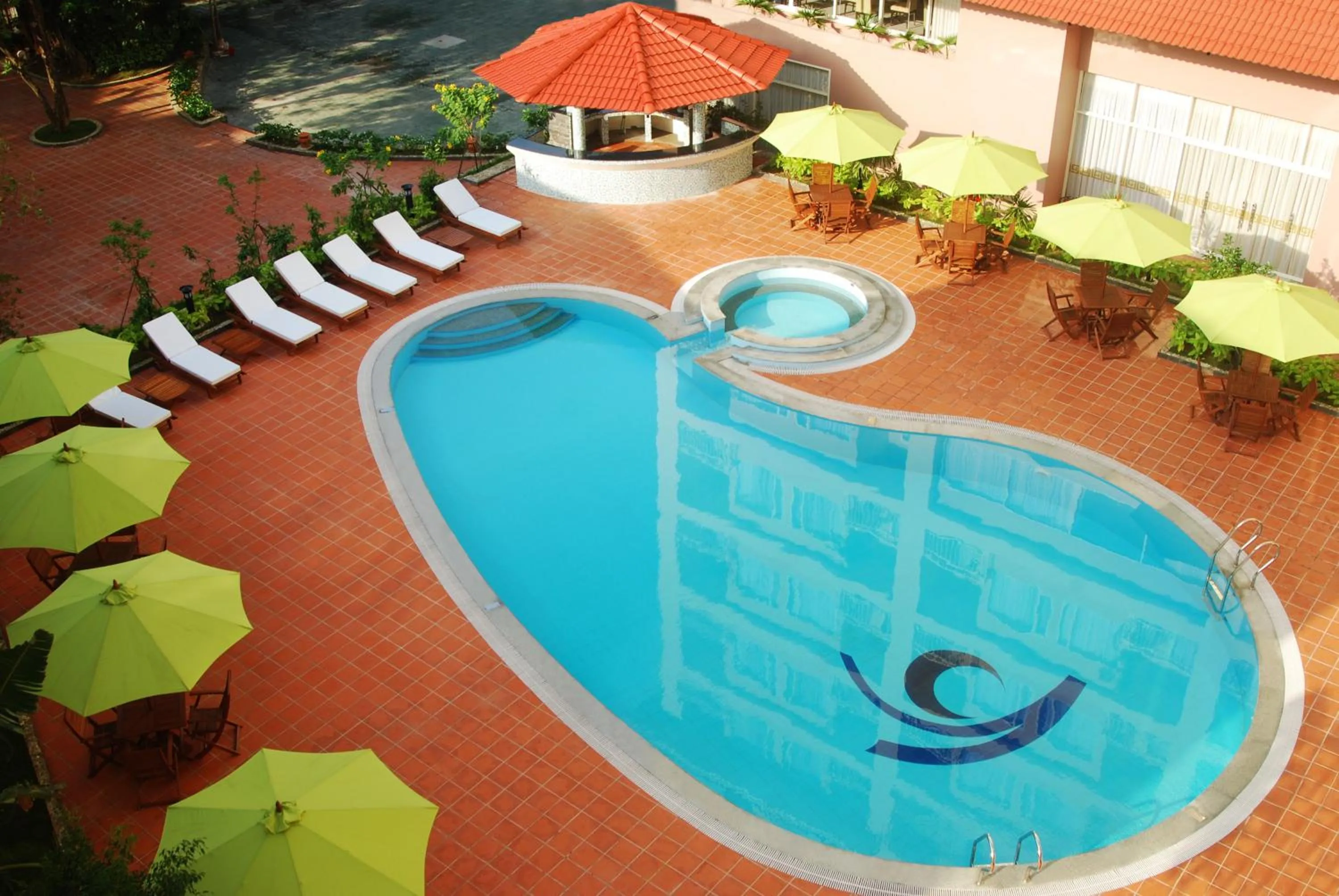 Swimming pool in Park View Hotel