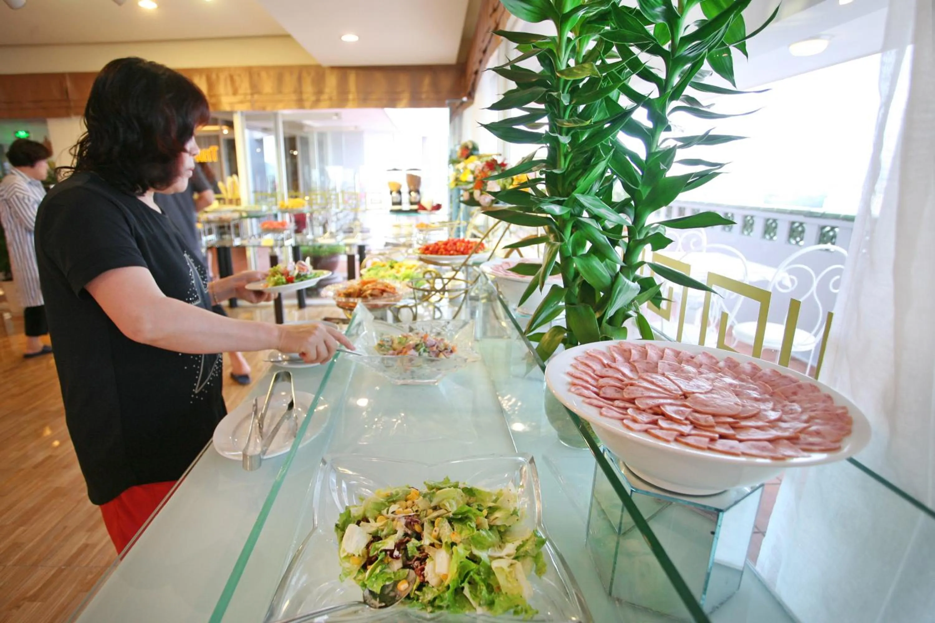 Breakfast in Park View Hotel