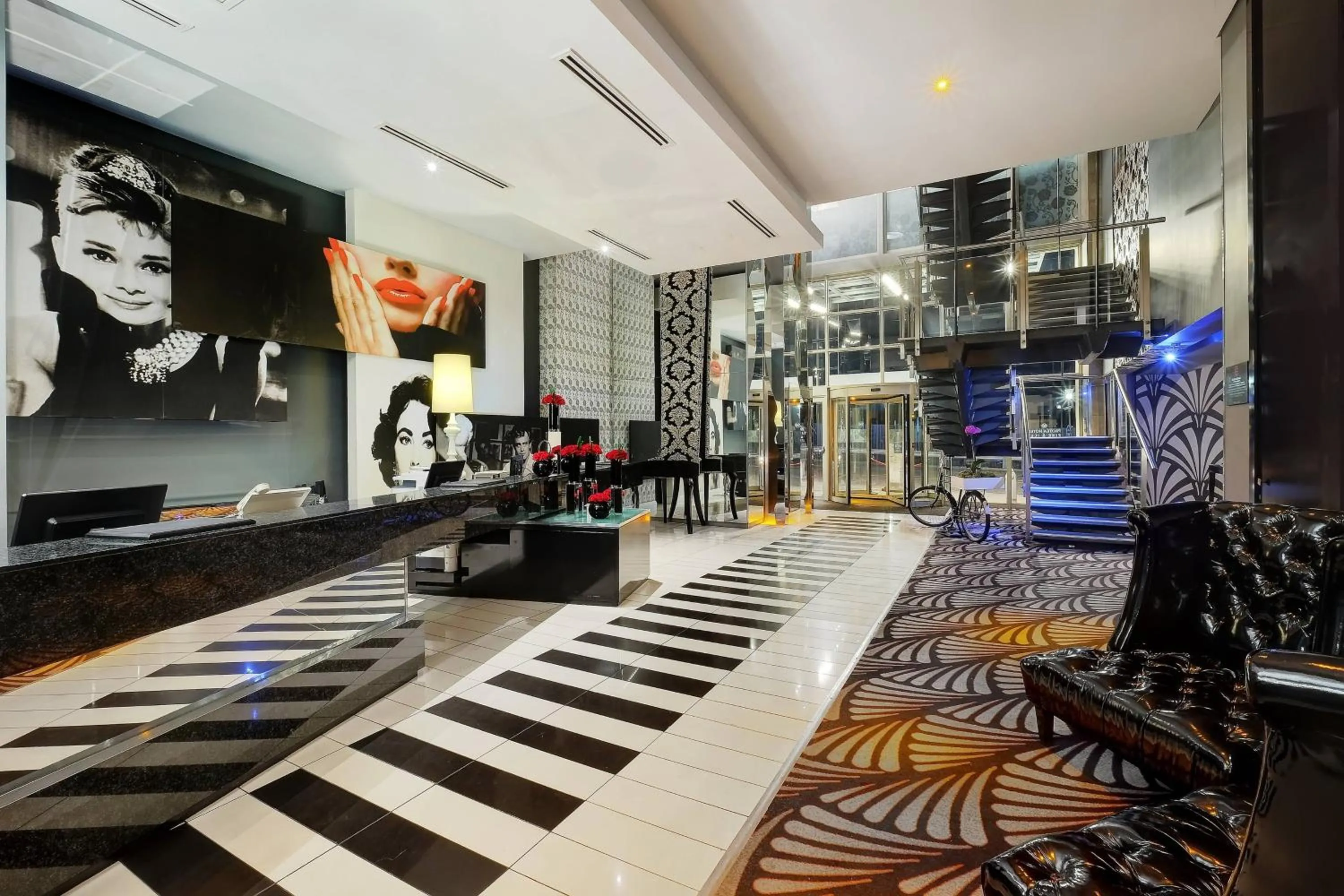 Lobby or reception in Protea Hotel Fire & Ice! by Marriott Johannesburg Melrose Arch