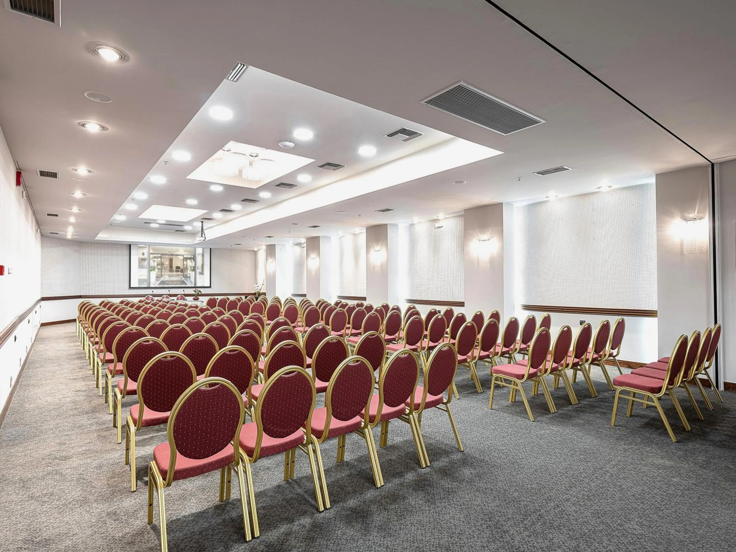 Meeting/conference room in Civitel Akali Hotel