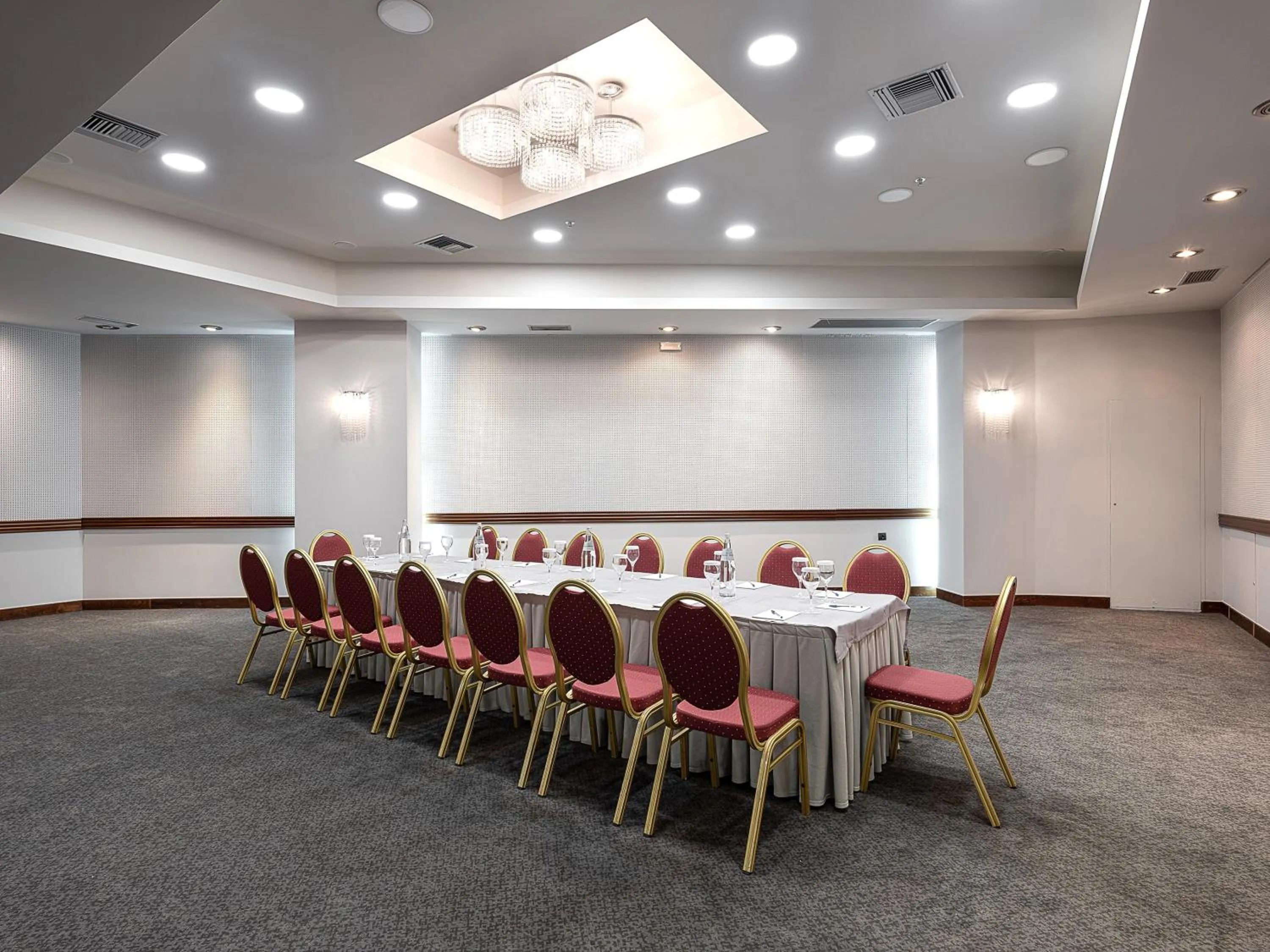 Meeting/conference room in Civitel Akali Hotel