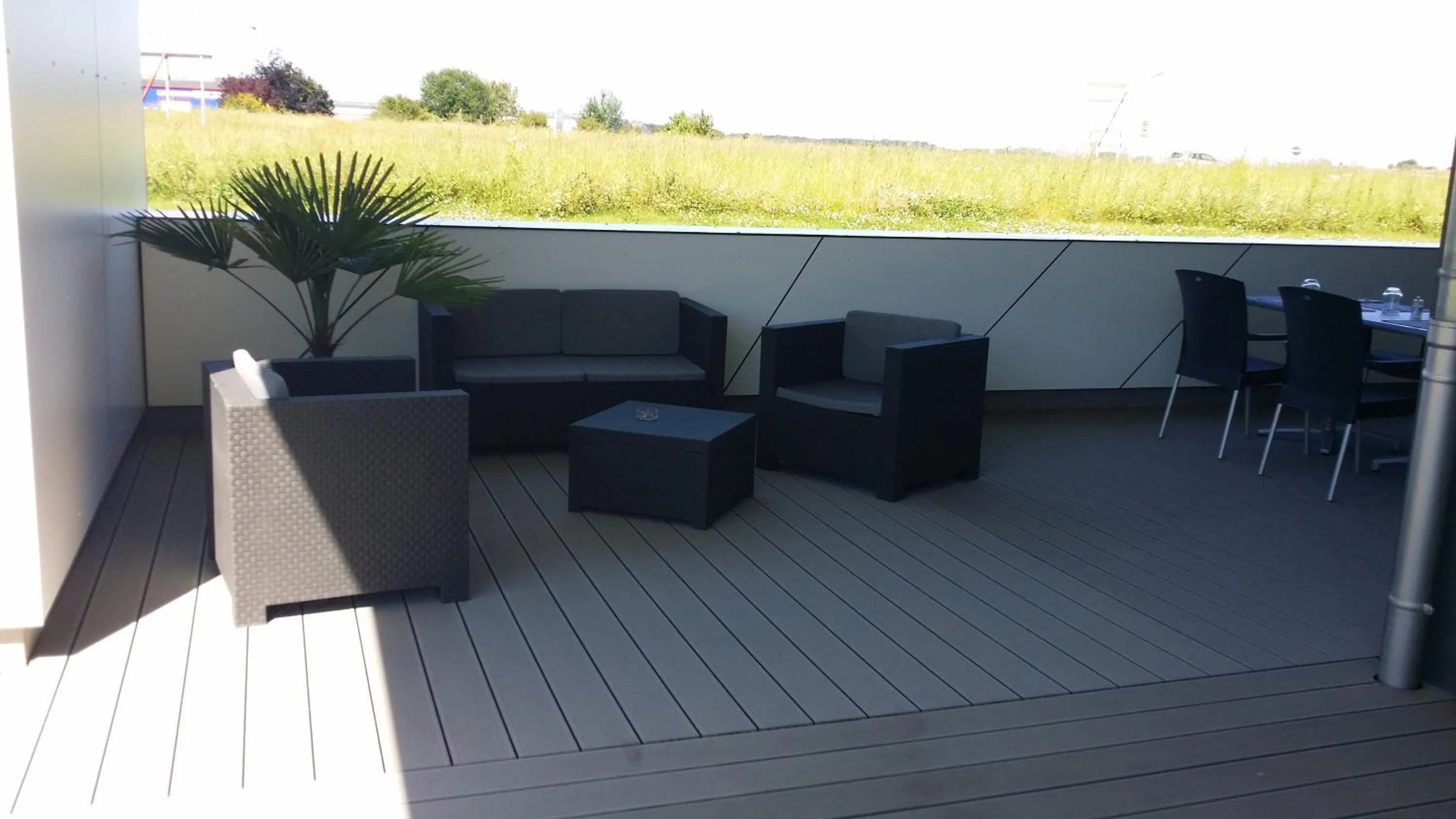 Patio in Hotel - Restaurant La Claire Forêt