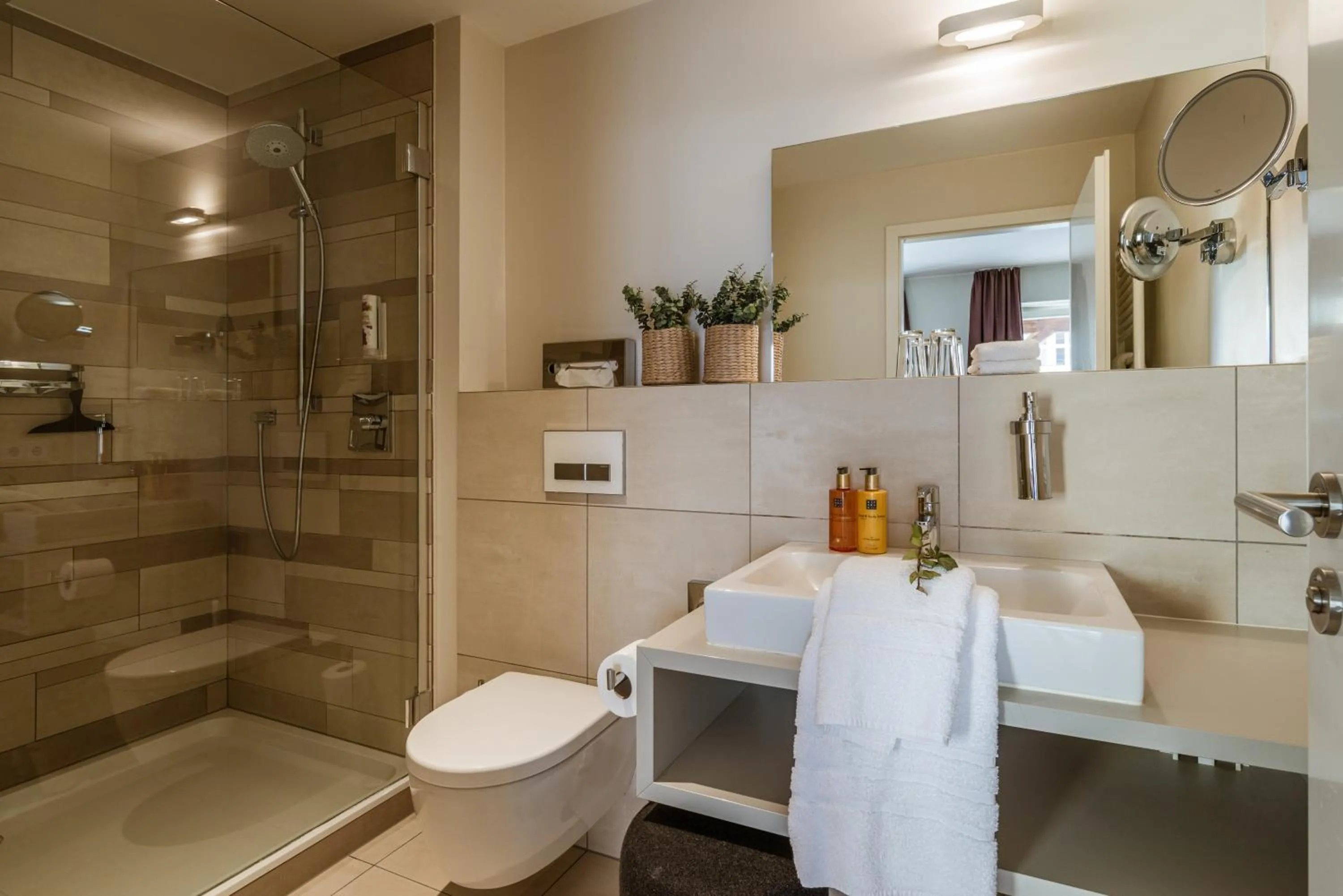 Shower in Hotel / Weingut Meintzinger