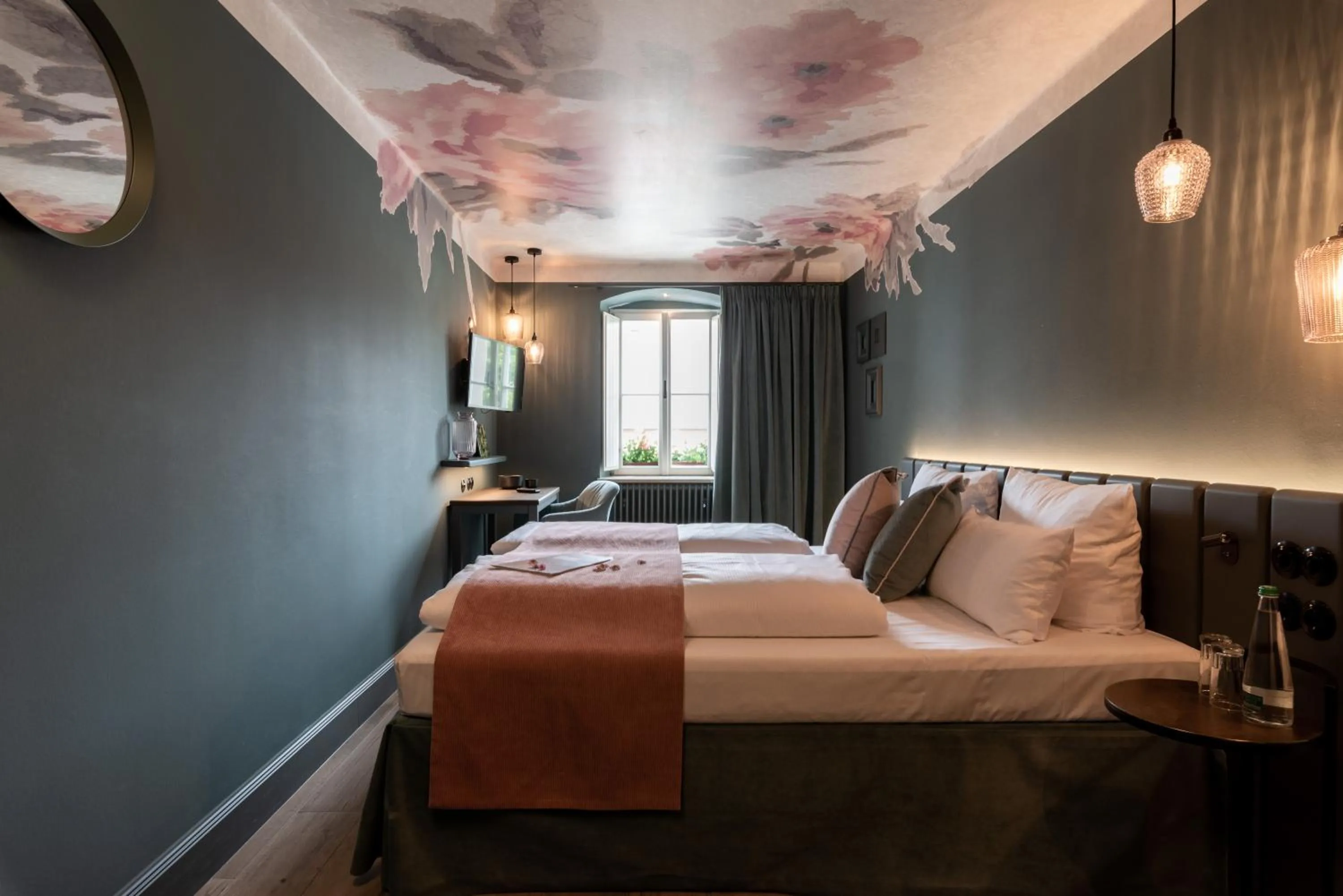 Photo of the whole room, Bed in Hotel / Weingut Meintzinger