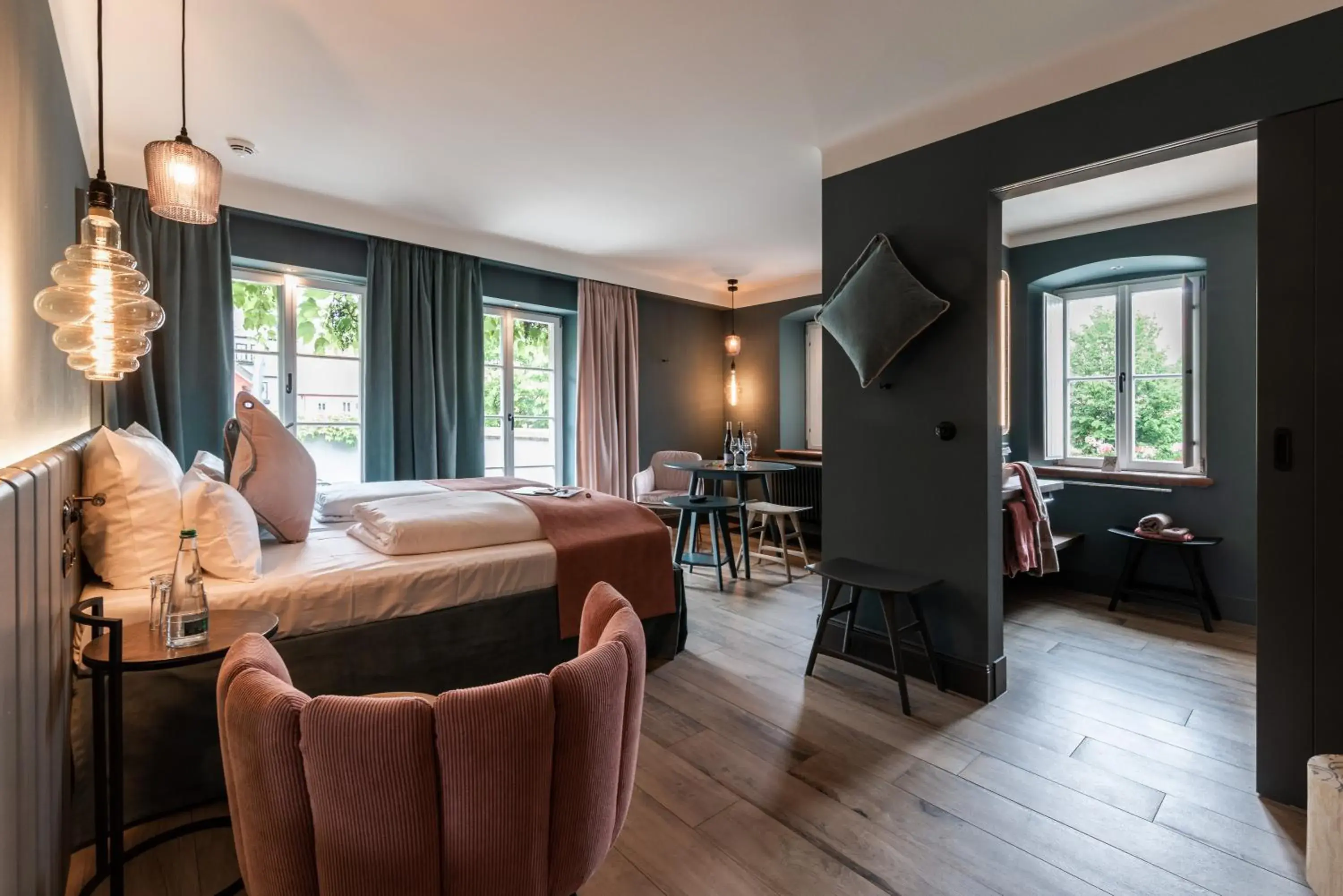 Suite - single occupancy in Hotel / Weingut Meintzinger Suite - single occupancy in Hotel / Weingut Meintzinger