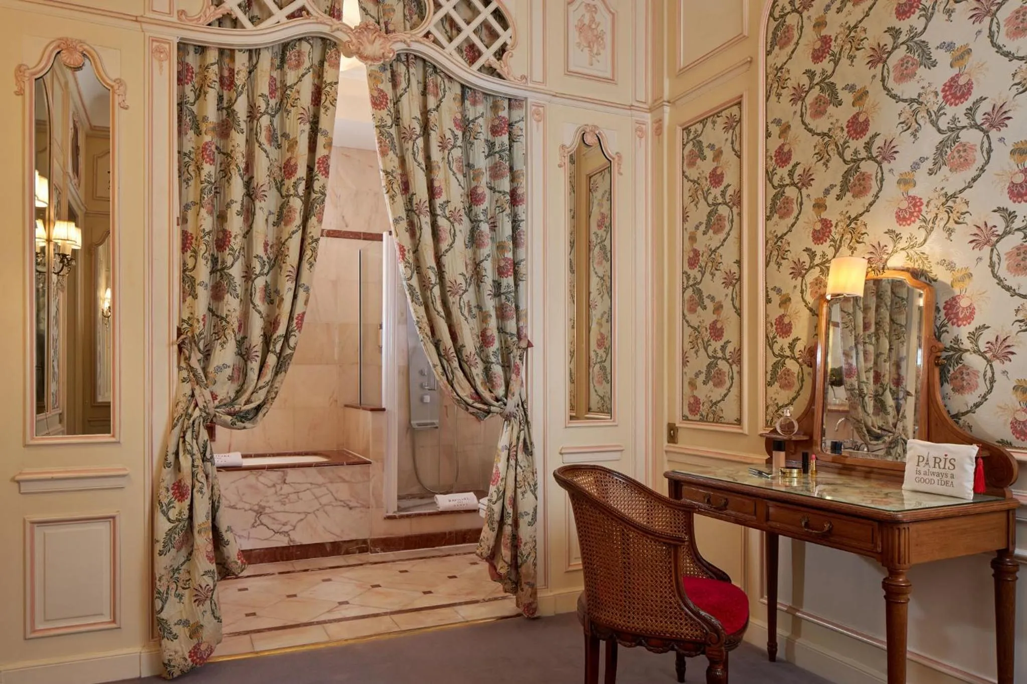 Bathroom in Hôtel Raphael