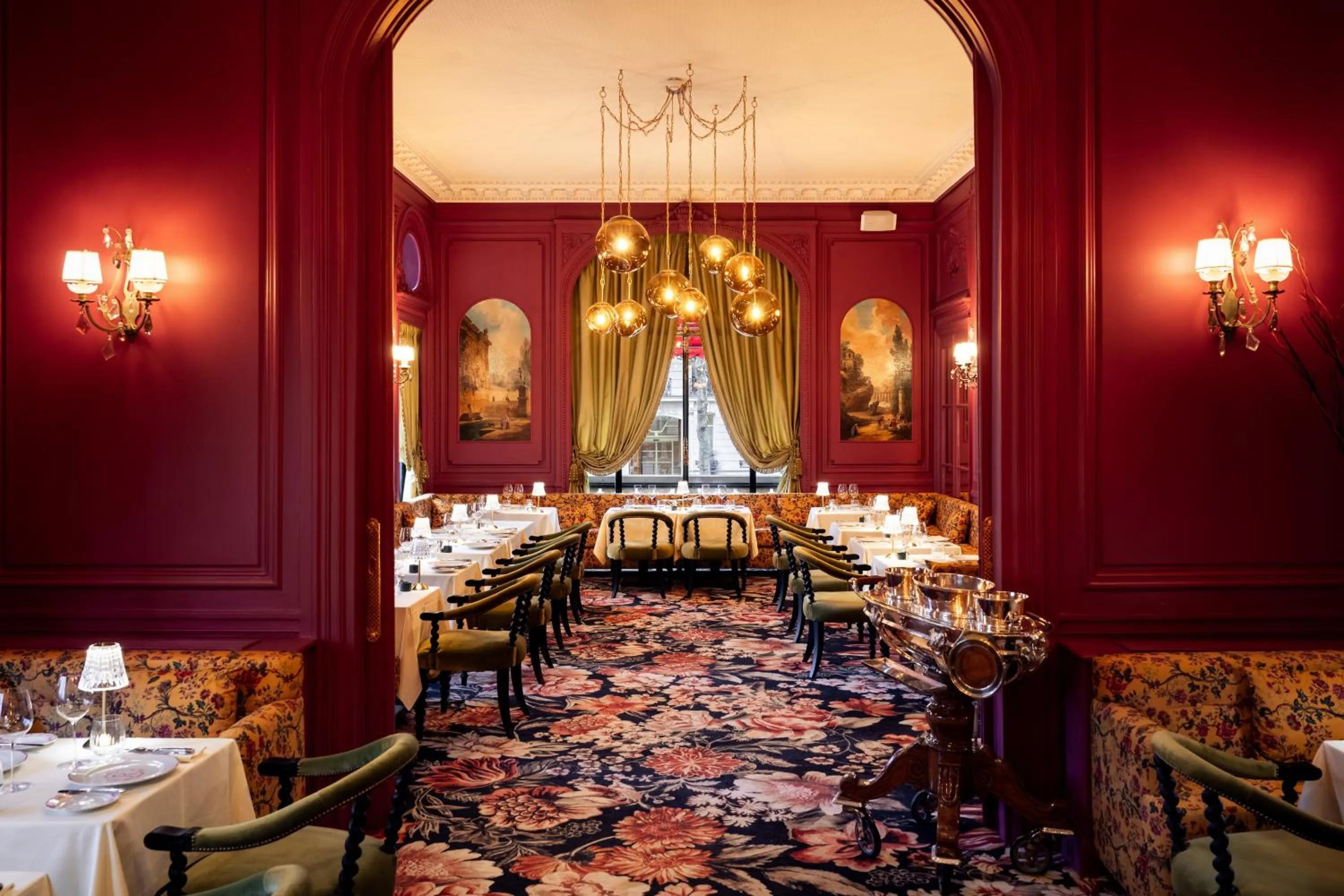 Restaurant/places to eat in Hôtel Raphael