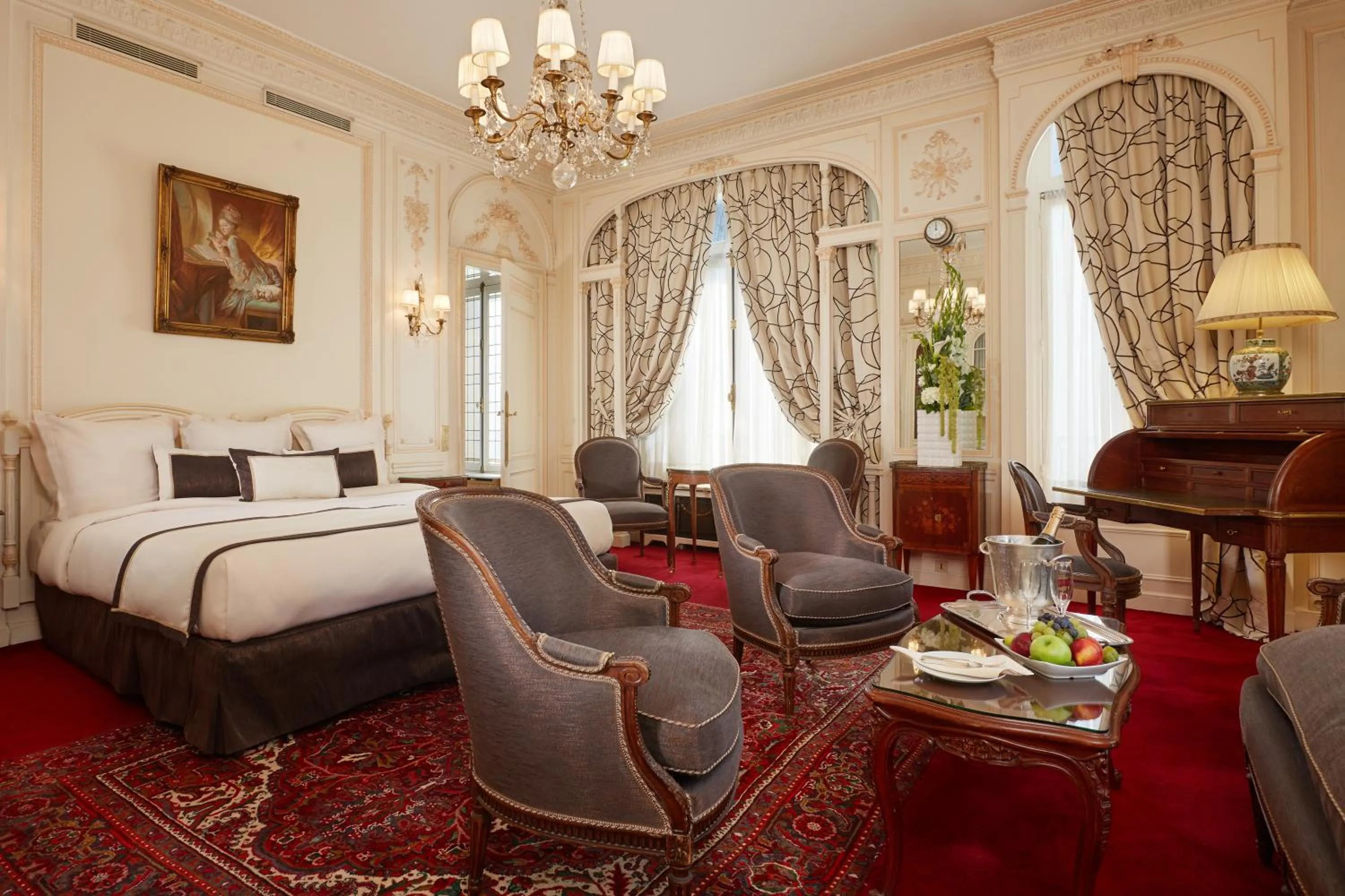 Photo of the whole room in Hôtel Raphael