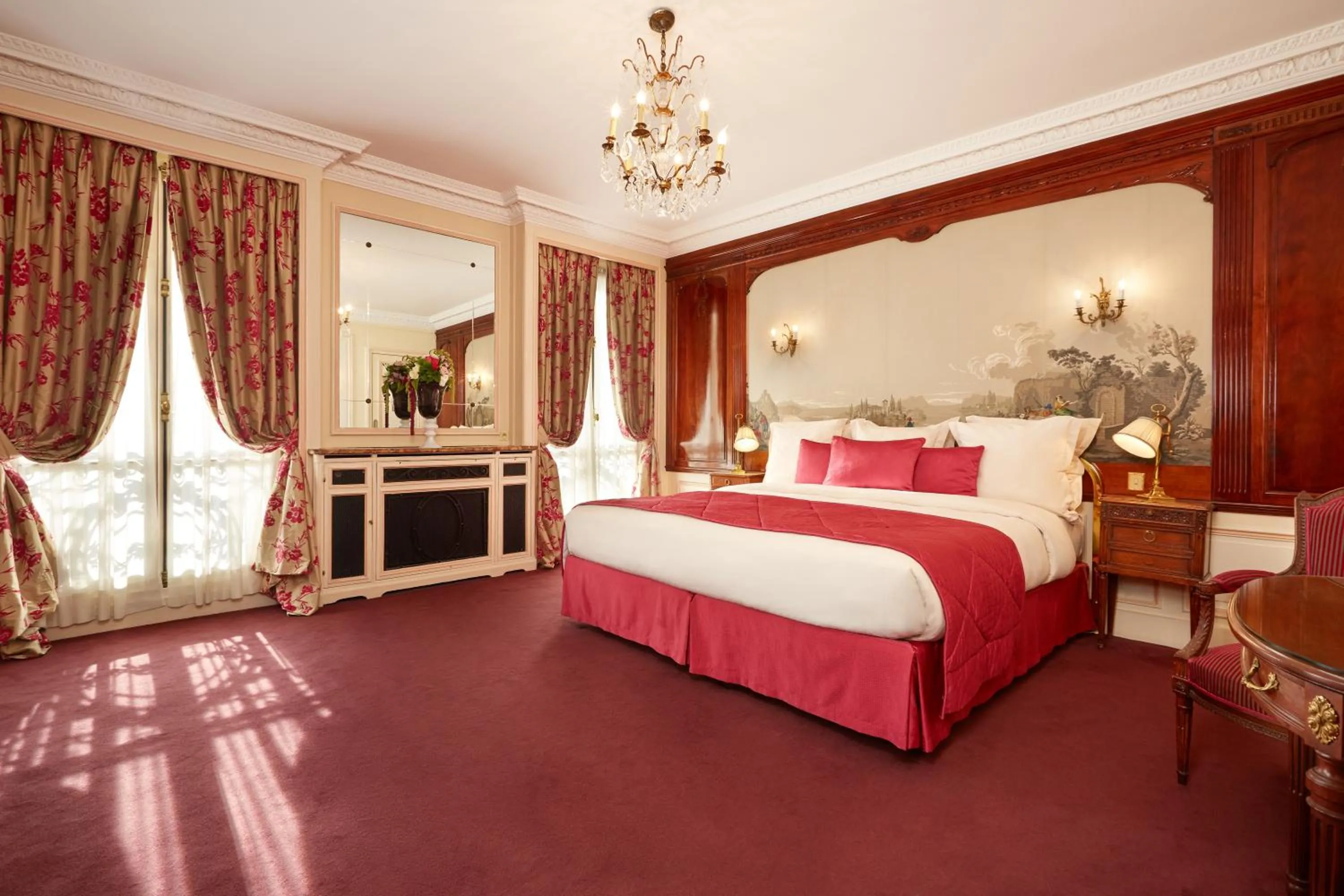 Photo of the whole room in Hôtel Raphael