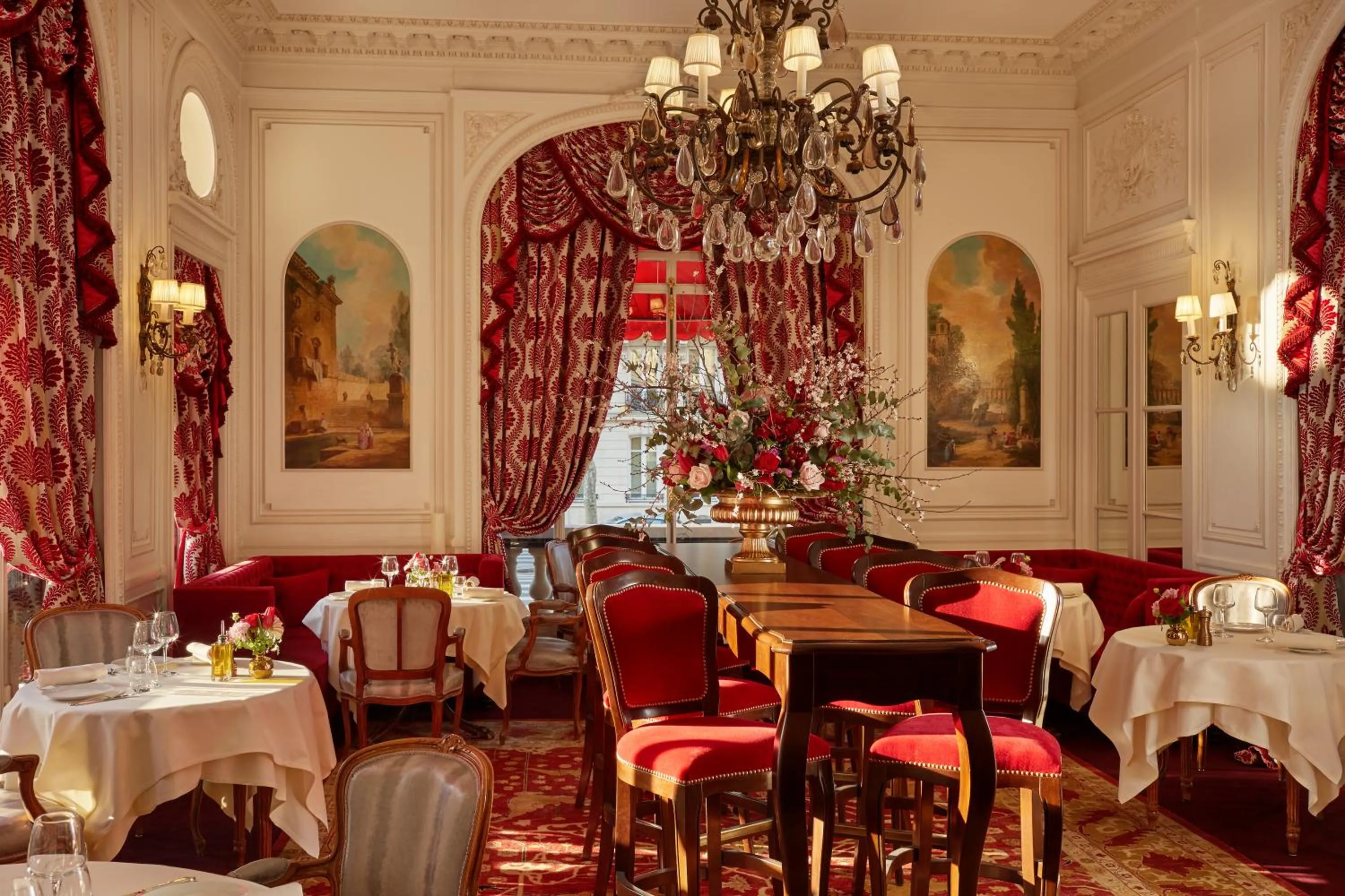Restaurant/places to eat in Hôtel Raphael