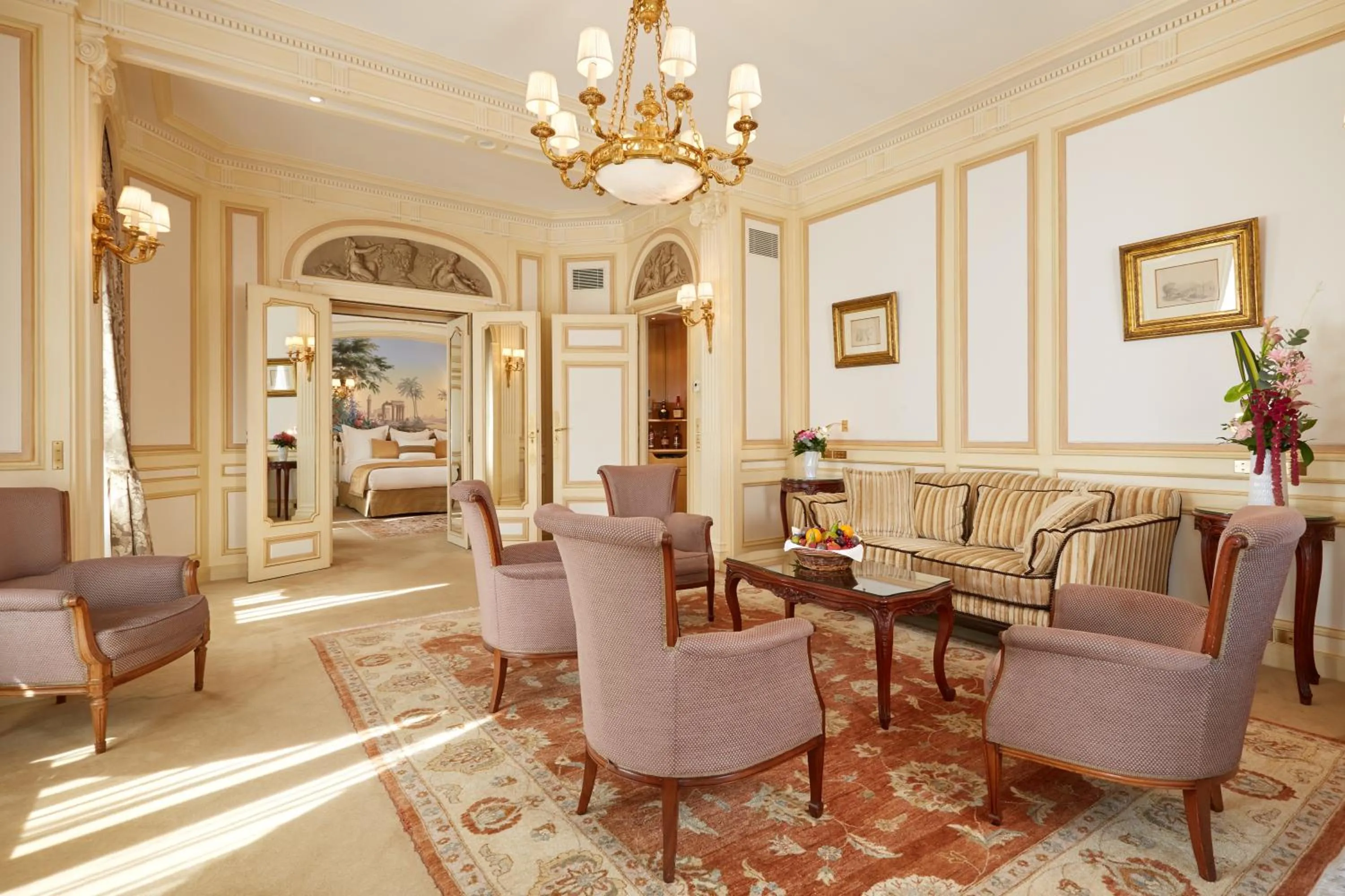 Photo of the whole room in Hôtel Raphael