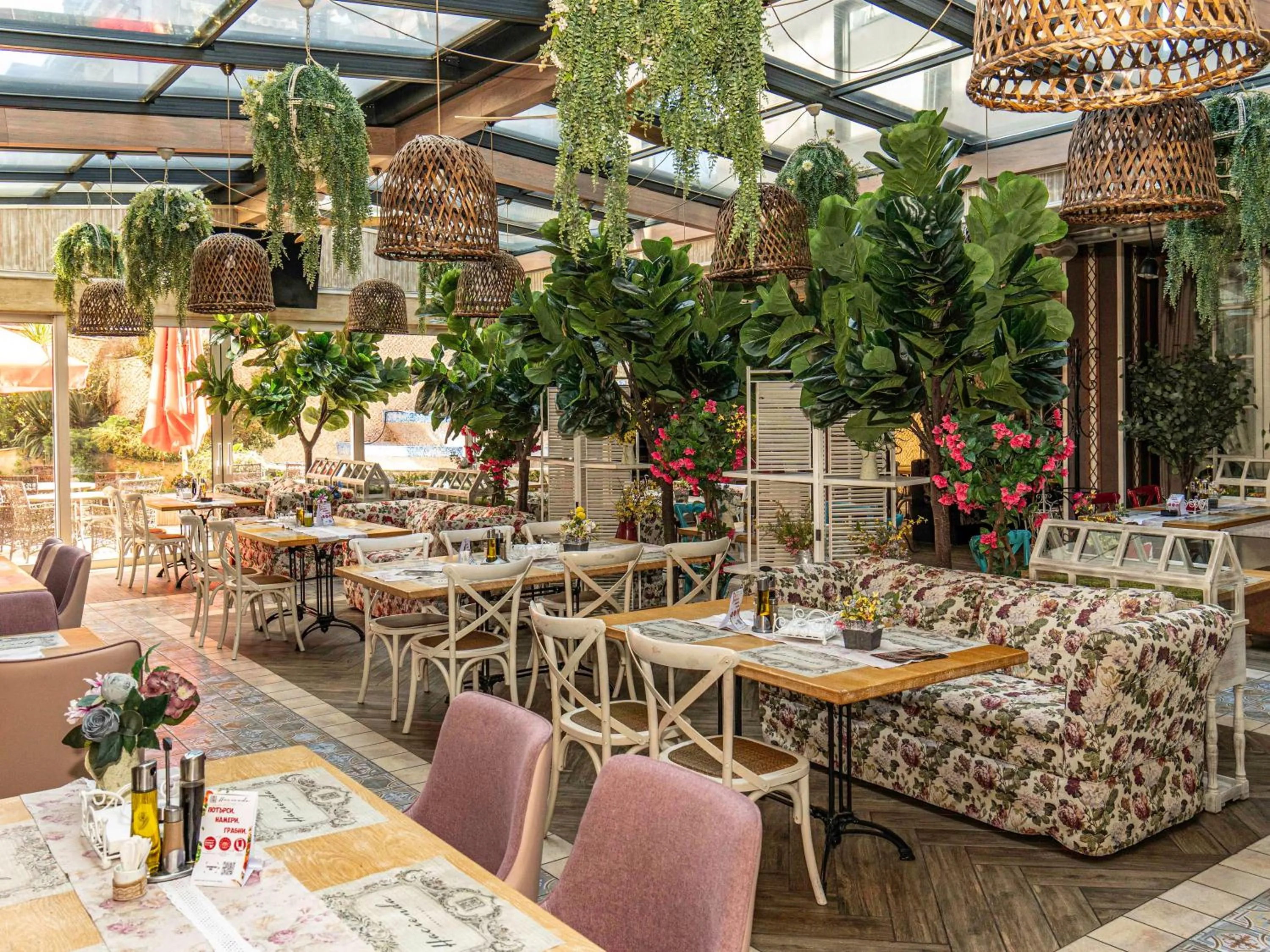 Cosmopolitan Hotel & Wellness