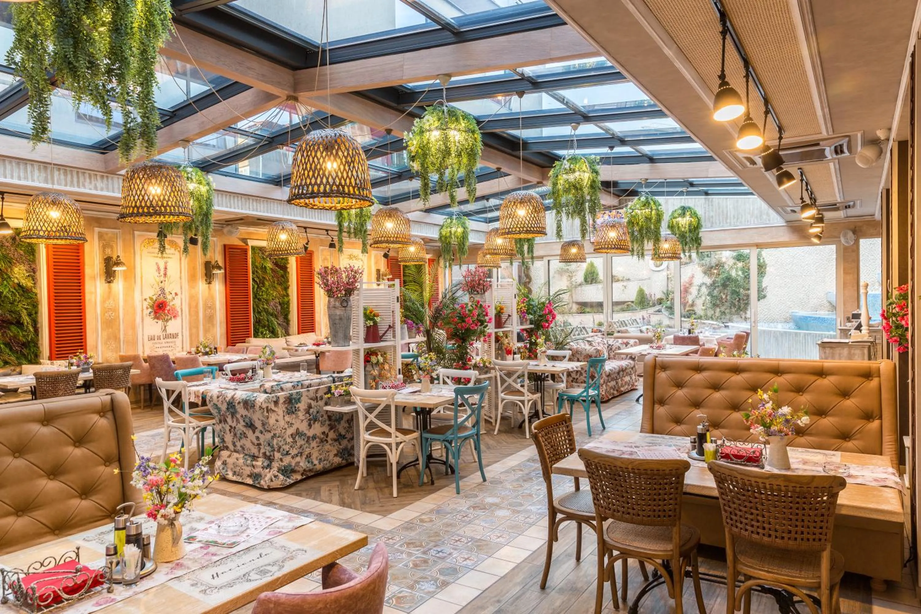 Restaurant/places to eat in Cosmopolitan Hotel & Wellness