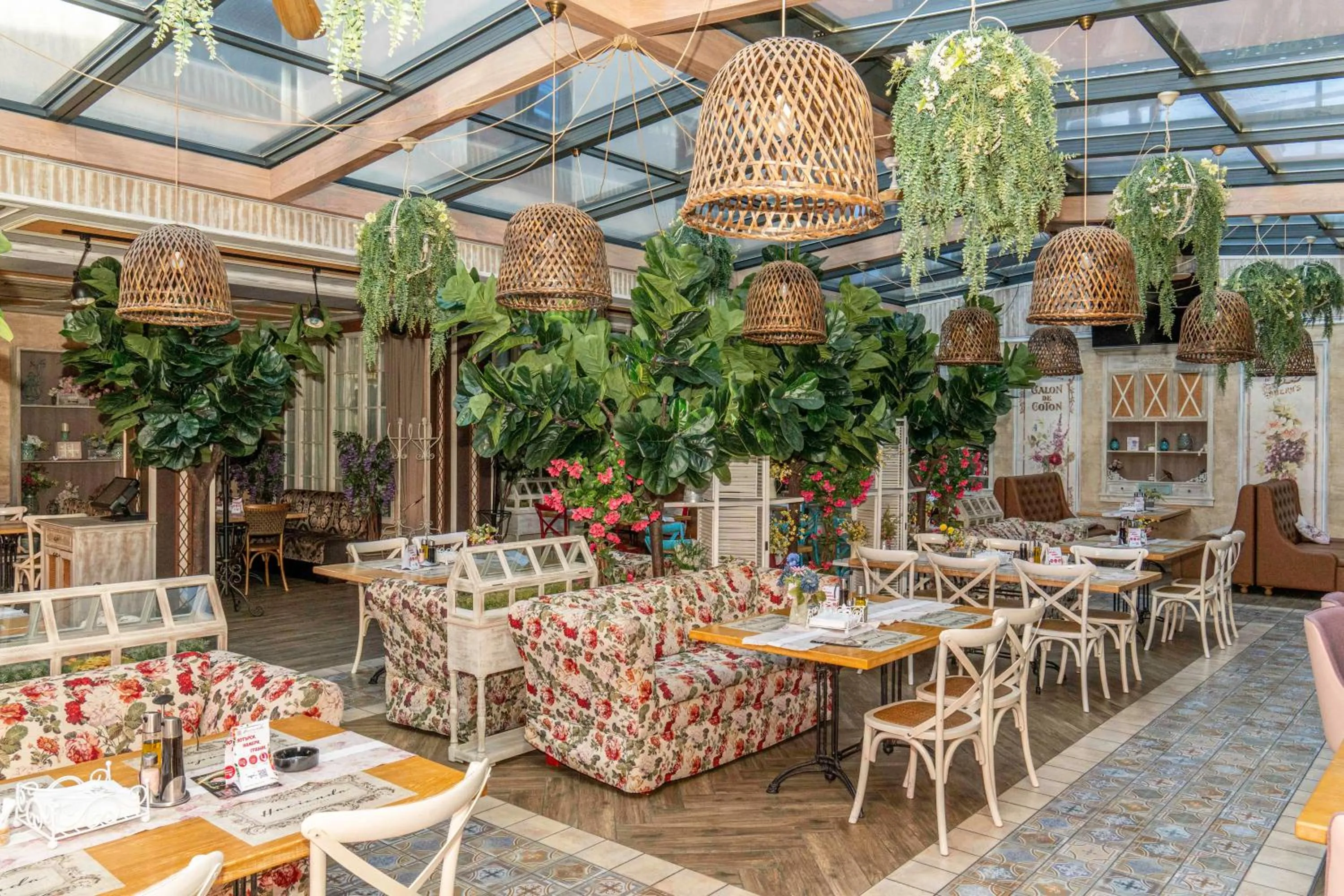 Cosmopolitan Hotel & Wellness