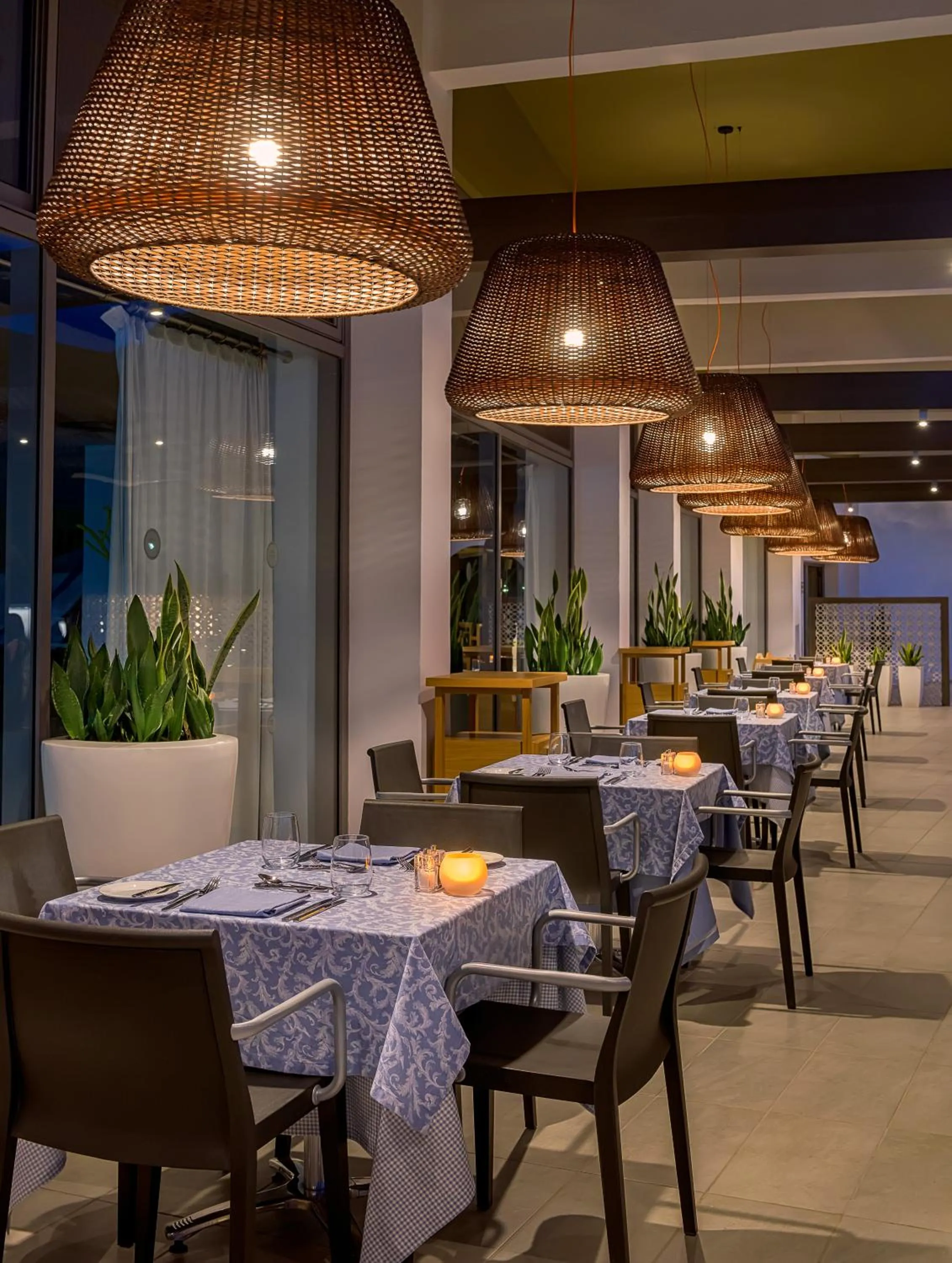 Restaurant/places to eat in Olympic Palace Hotel