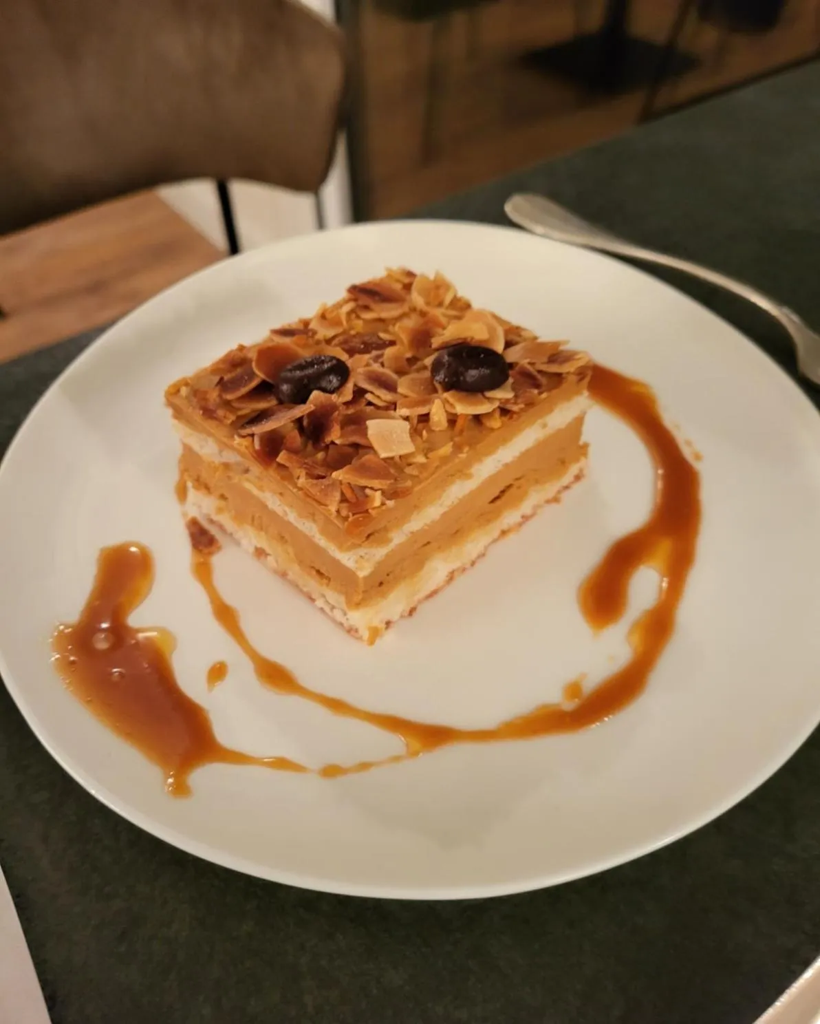 Restaurant/places to eat in Hôtel Causse Comtal Rodez, The Originals Relais