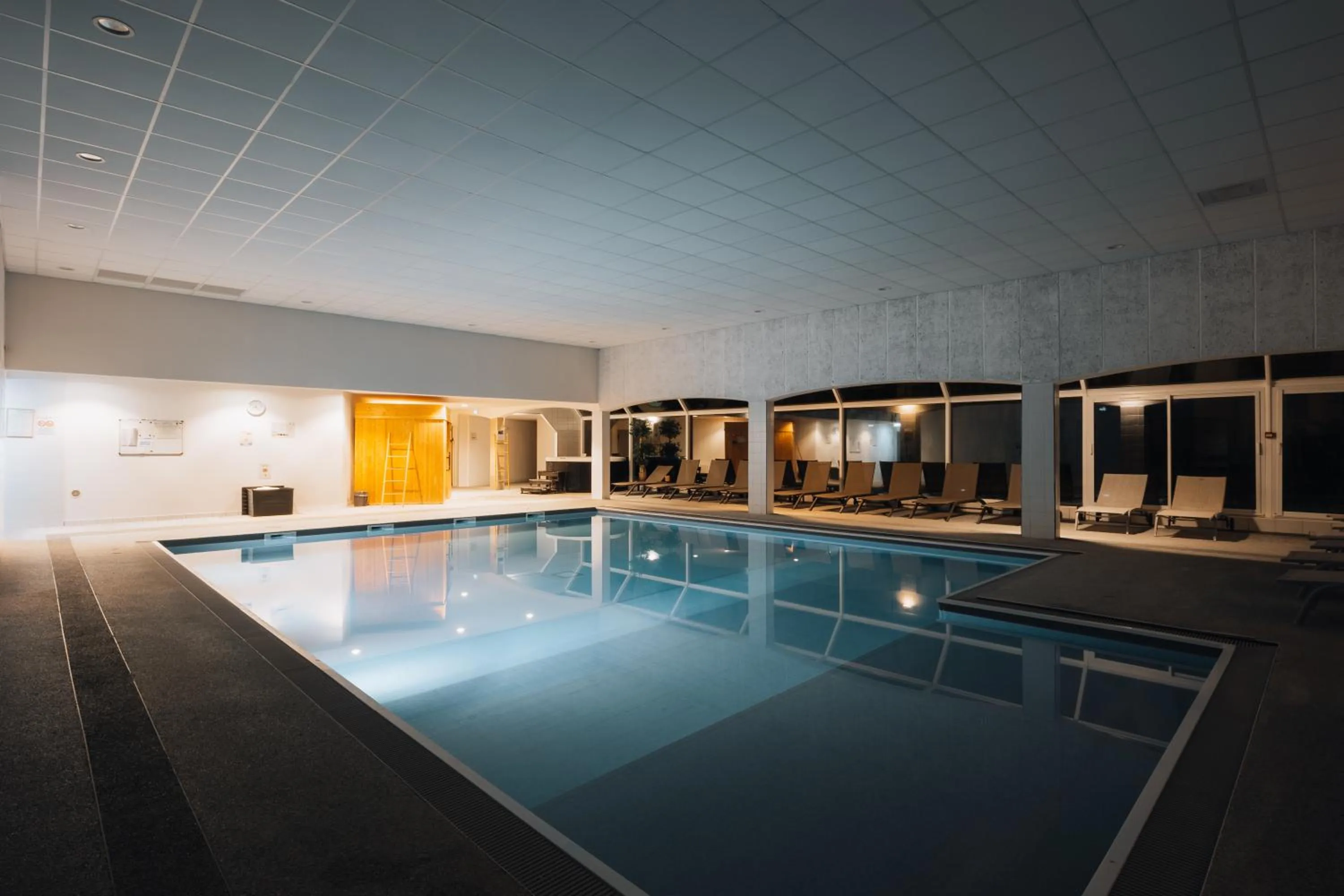 Swimming pool in Hôtel Causse Comtal Rodez, The Originals Relais