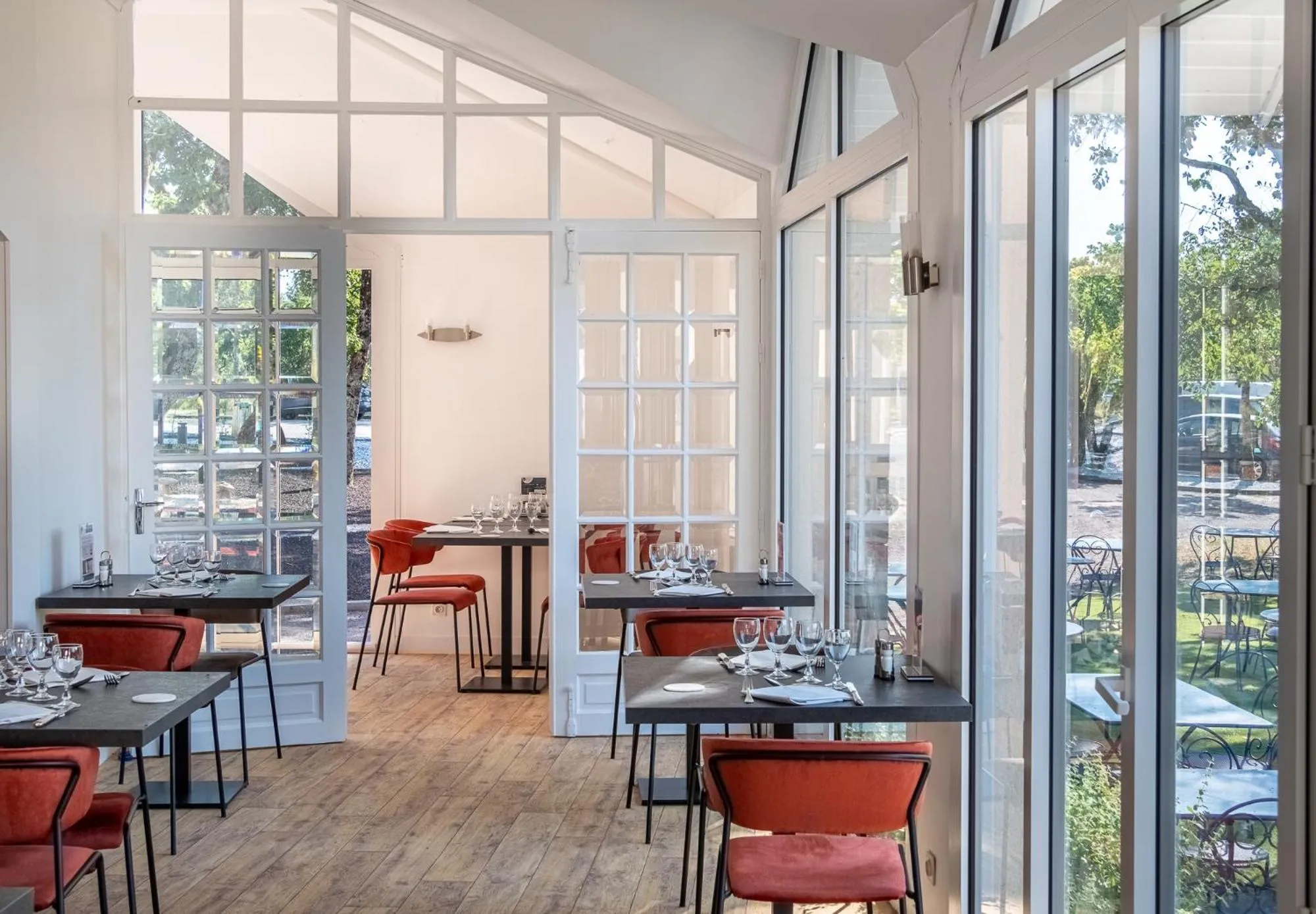 Restaurant/places to eat in Hôtel Causse Comtal Rodez, The Originals Relais