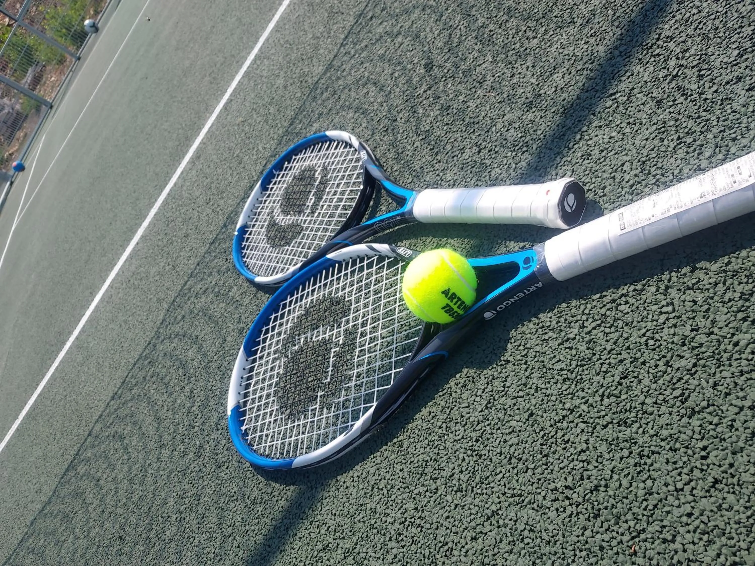 Tennis court in Hôtel Causse Comtal Rodez, The Originals Relais