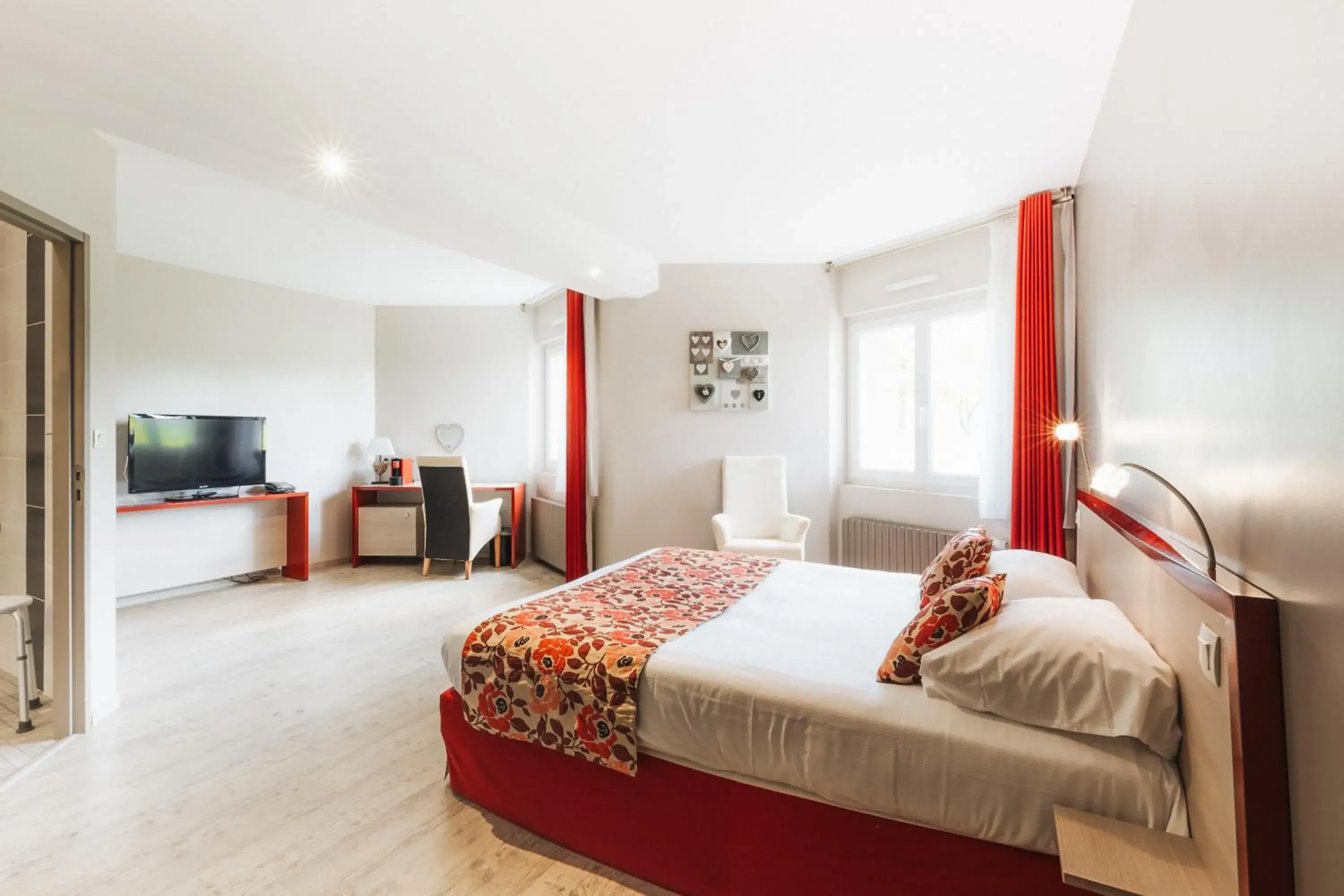 Junior Suite in Hôtel Causse Comtal Rodez, The Originals Relais Junior Suite in Hôtel Causse Comtal Rodez, The Originals Relais