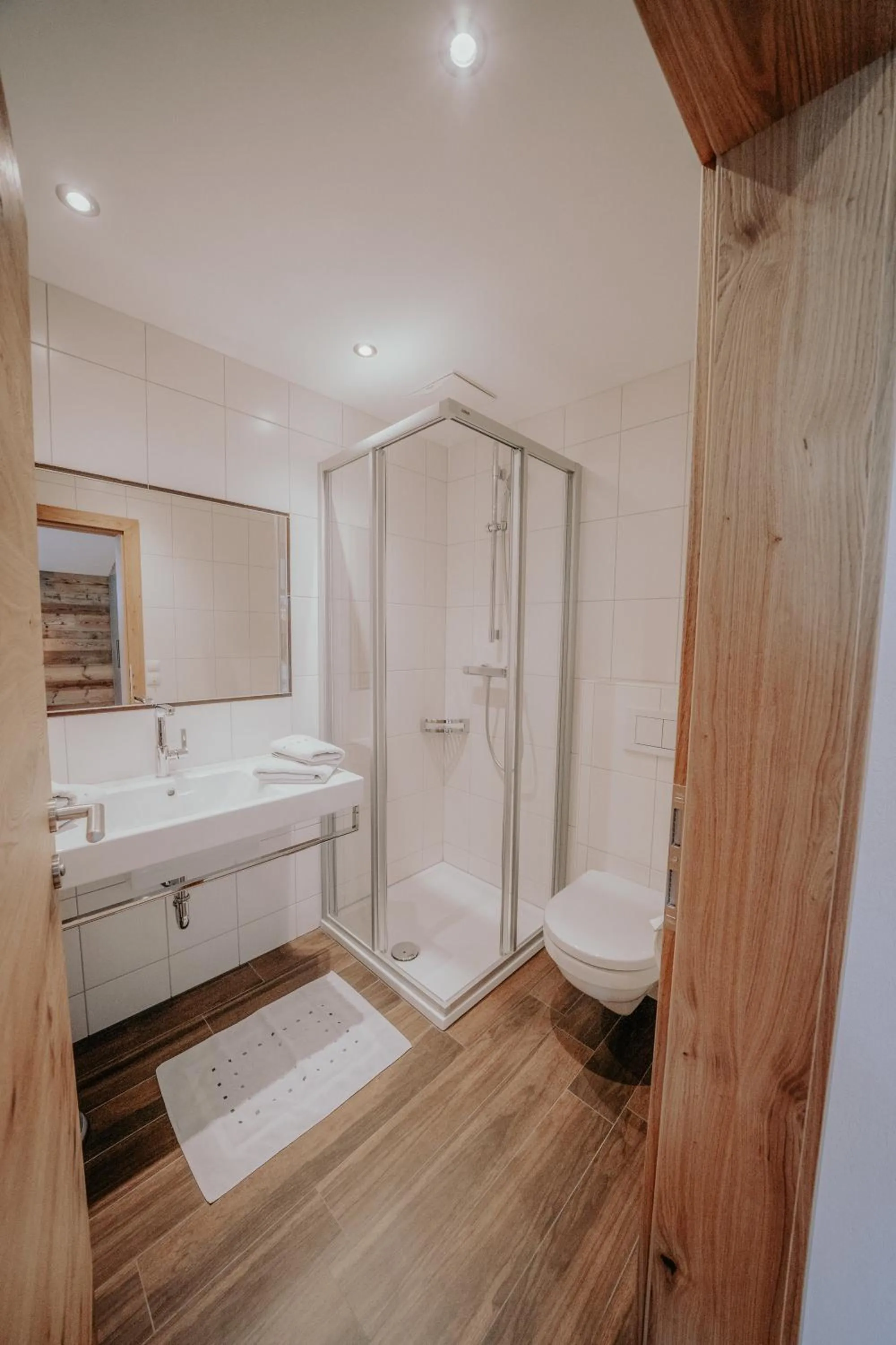 Shower in Frühstückspension Friedheim