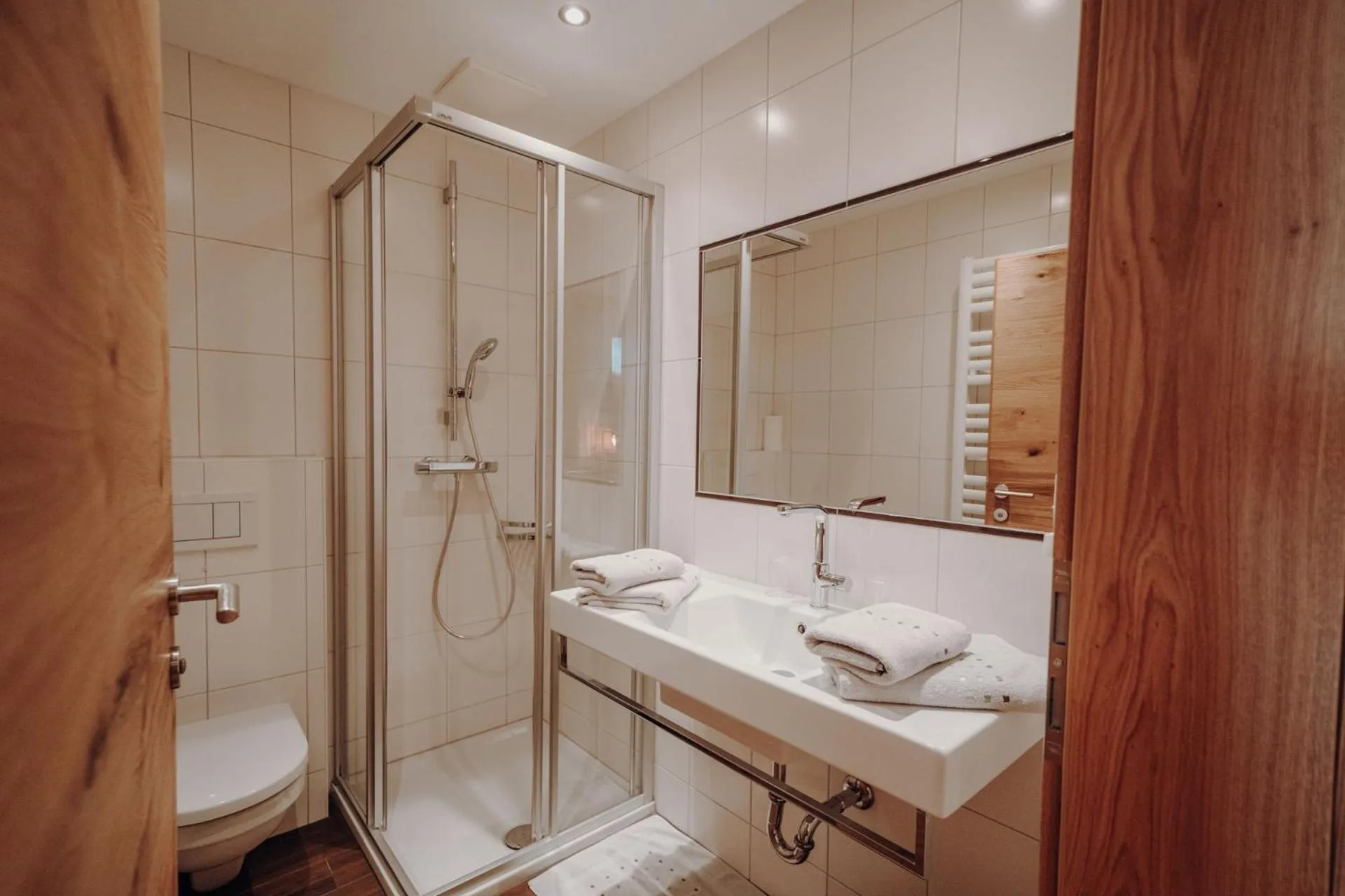 Shower in Frühstückspension Friedheim