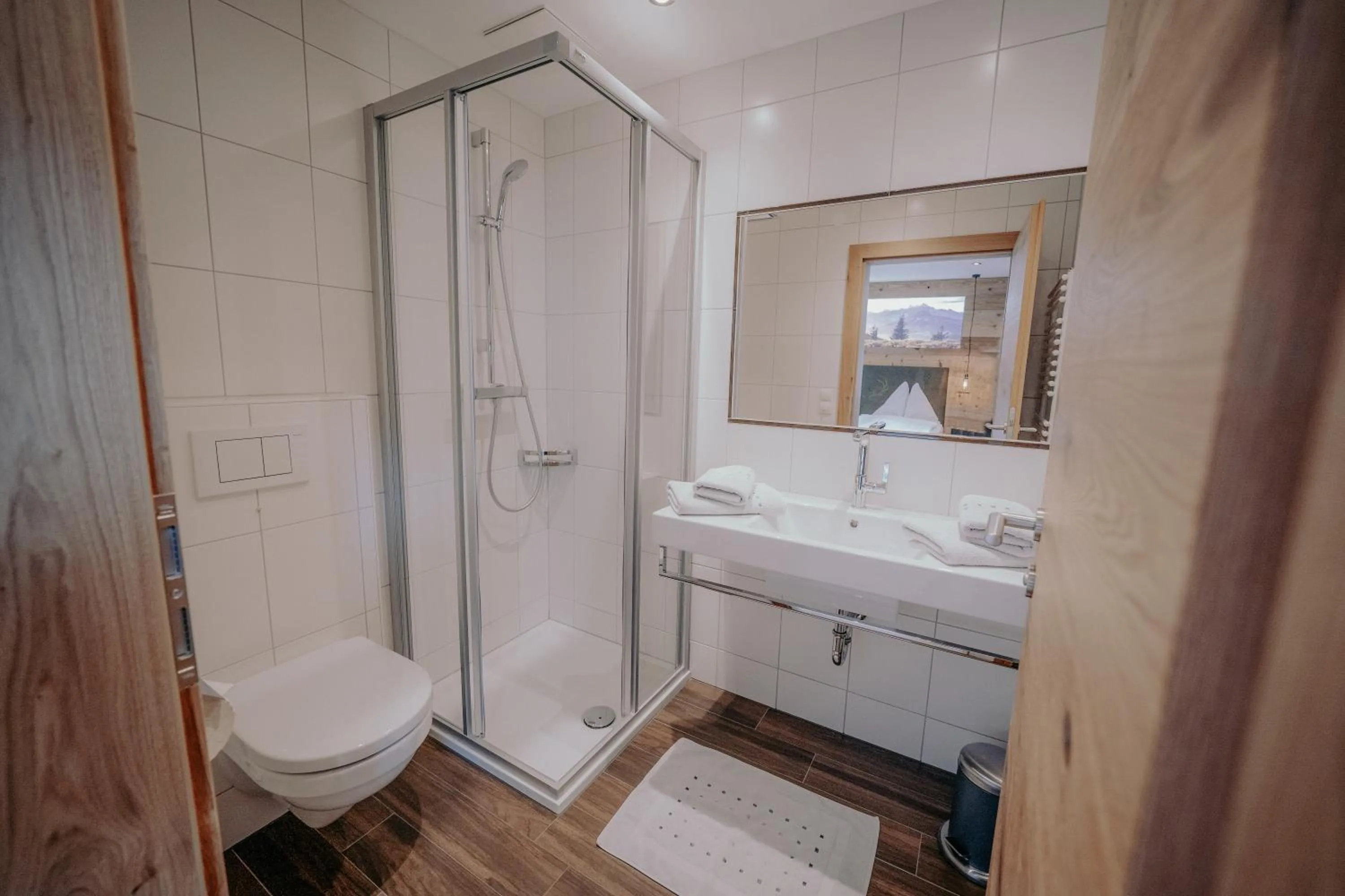 Shower in Frühstückspension Friedheim