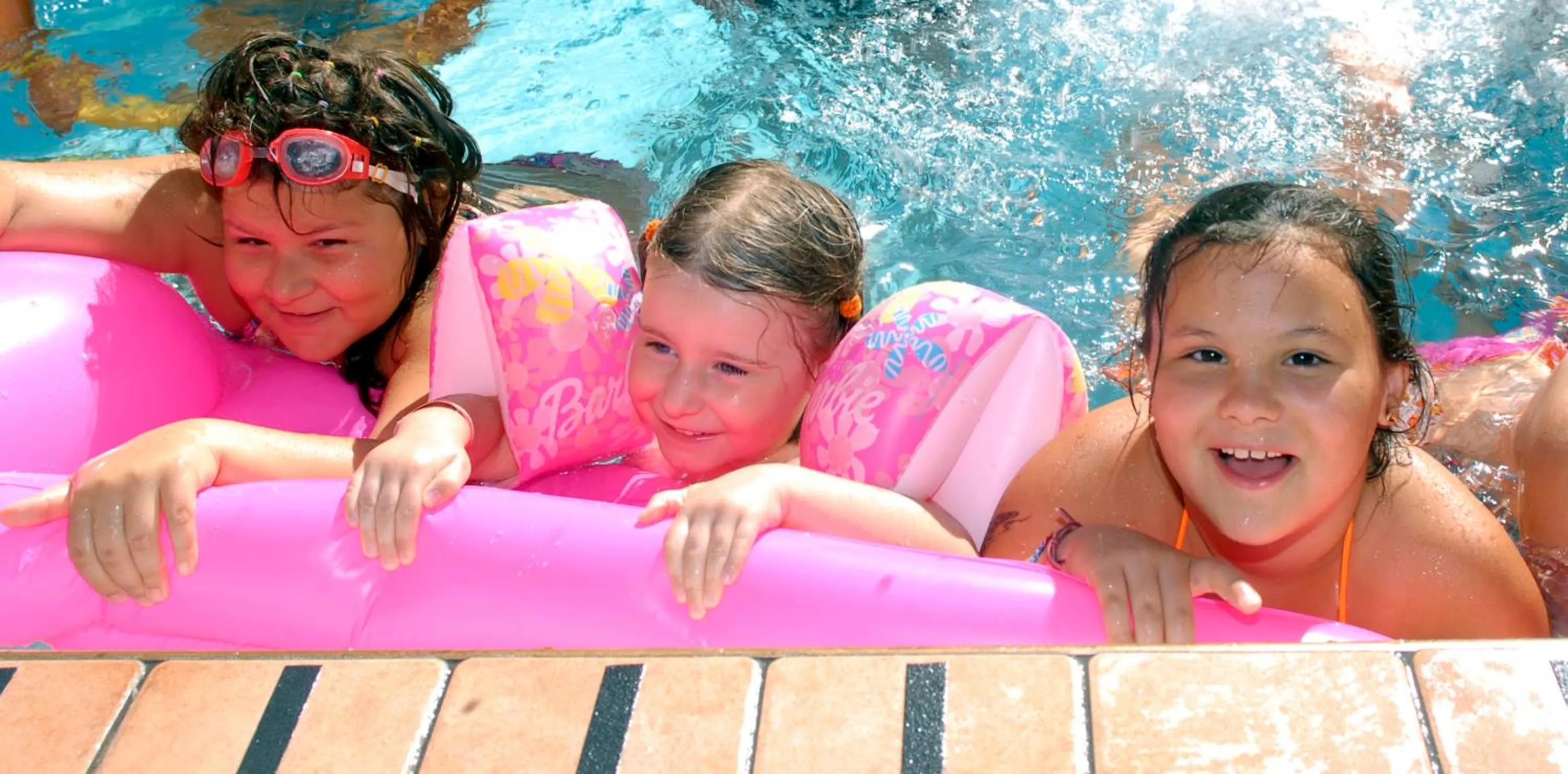 Swimming pool in Hotel 2000