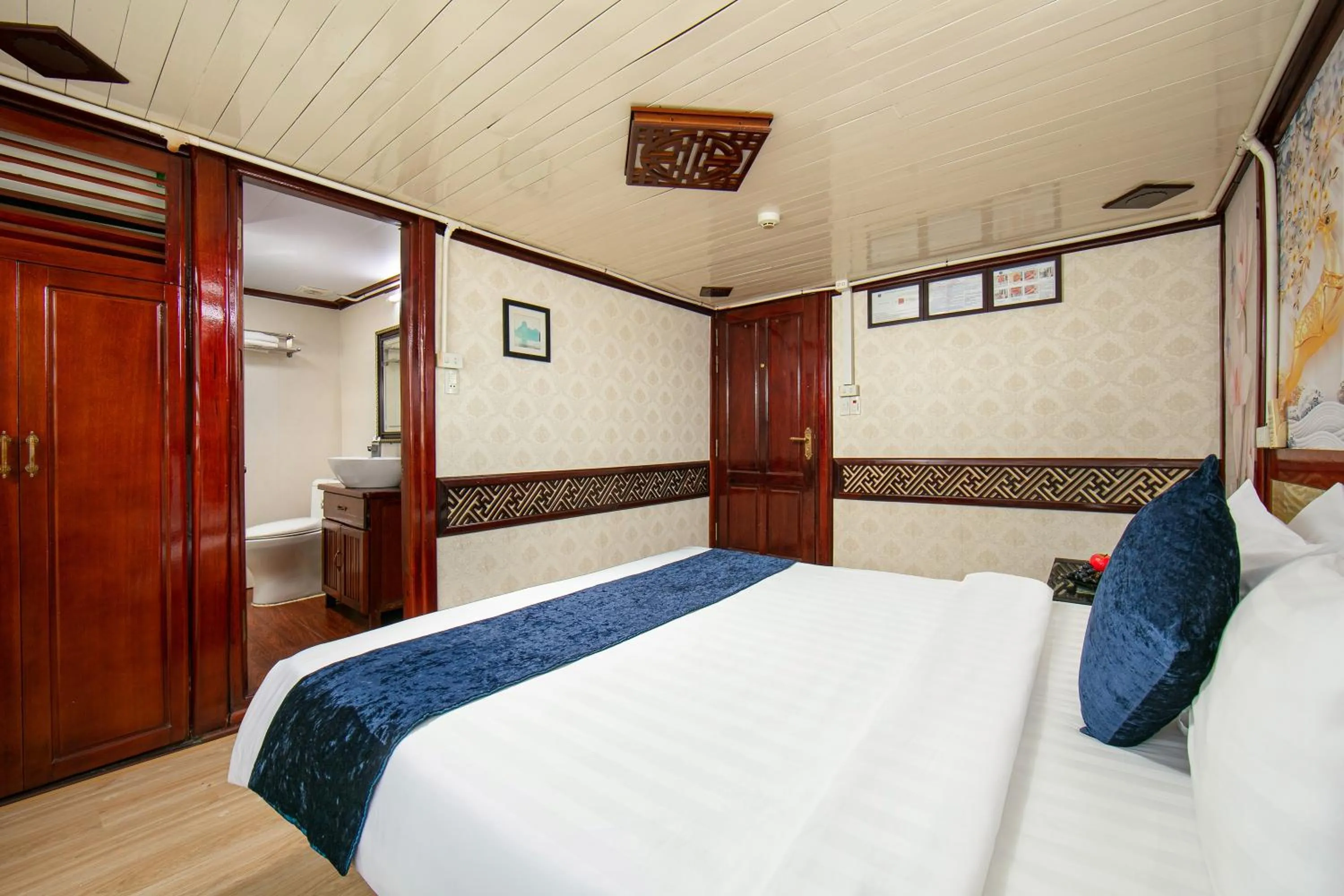 Bedroom, Bed in Fantasea Imperial Cruise
