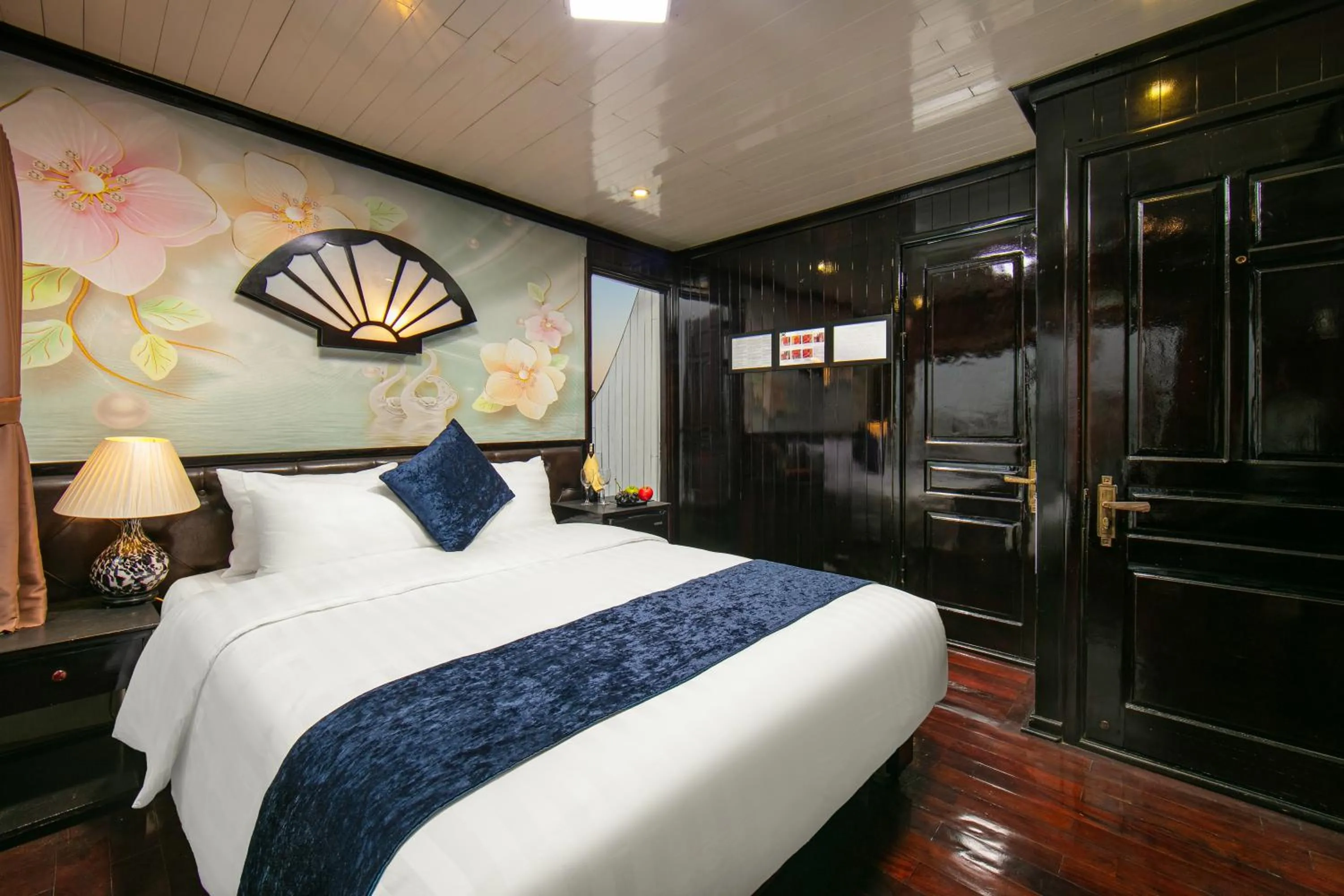 Bedroom, Bed in Fantasea Imperial Cruise