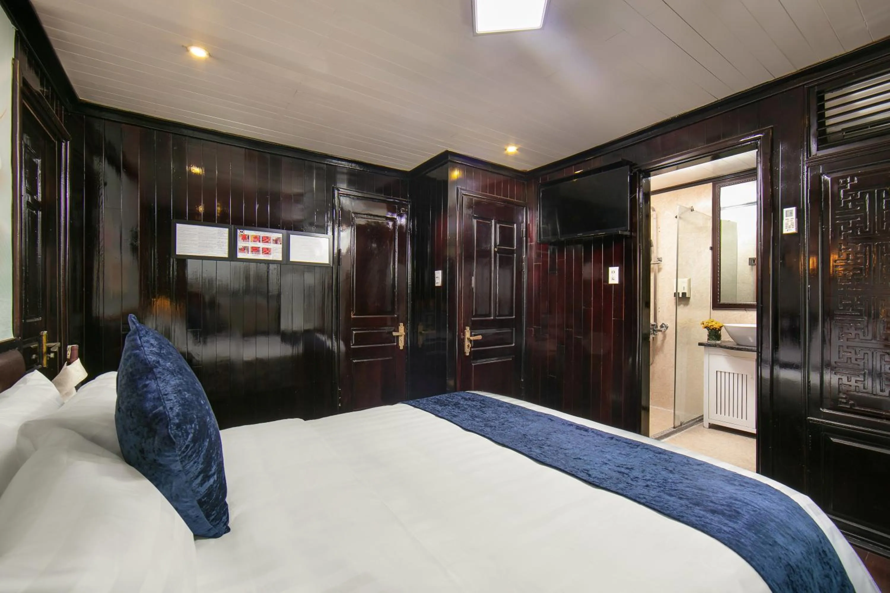 Bedroom, Bed in Fantasea Imperial Cruise