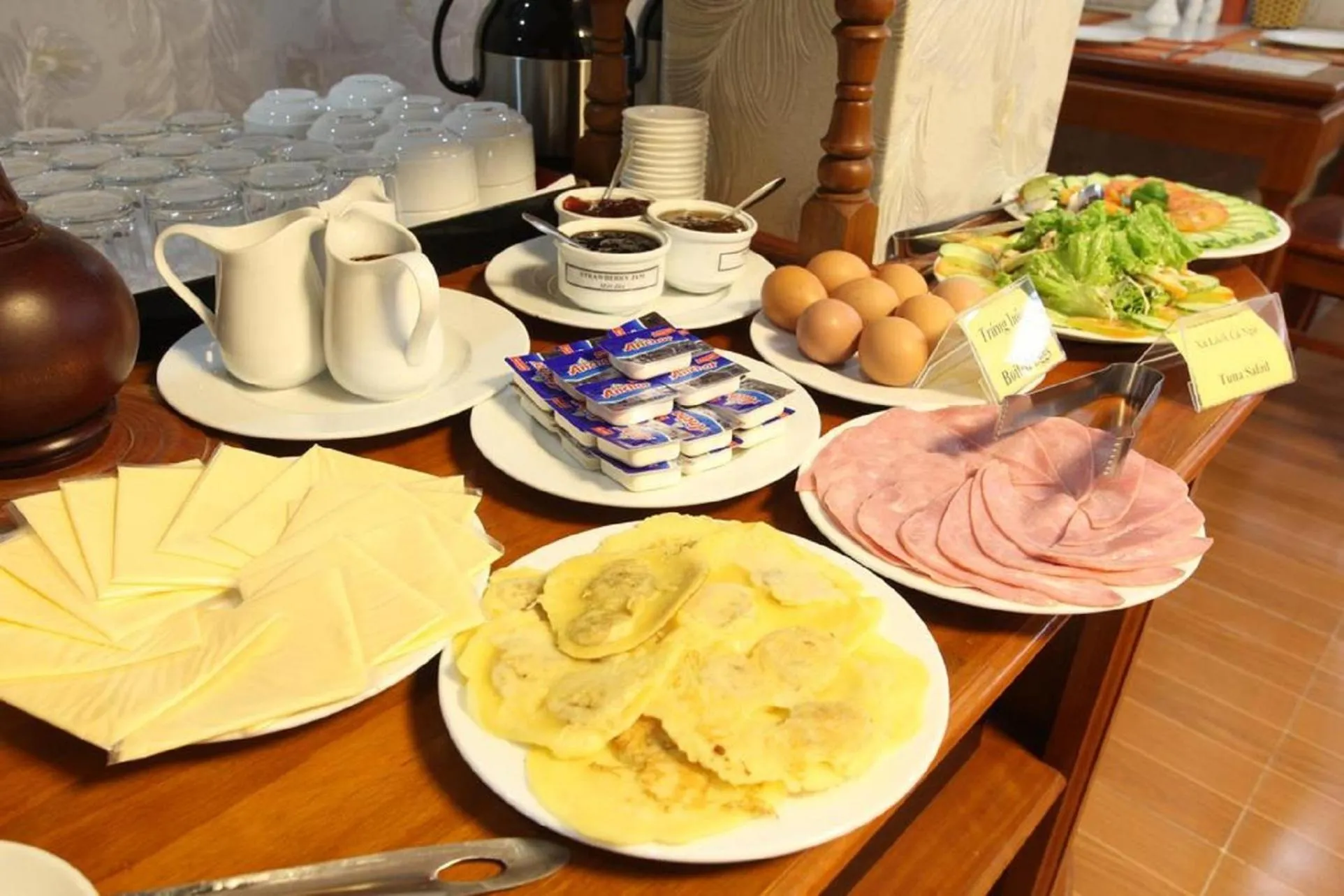 Food and drinks in Fantasea Imperial Cruise