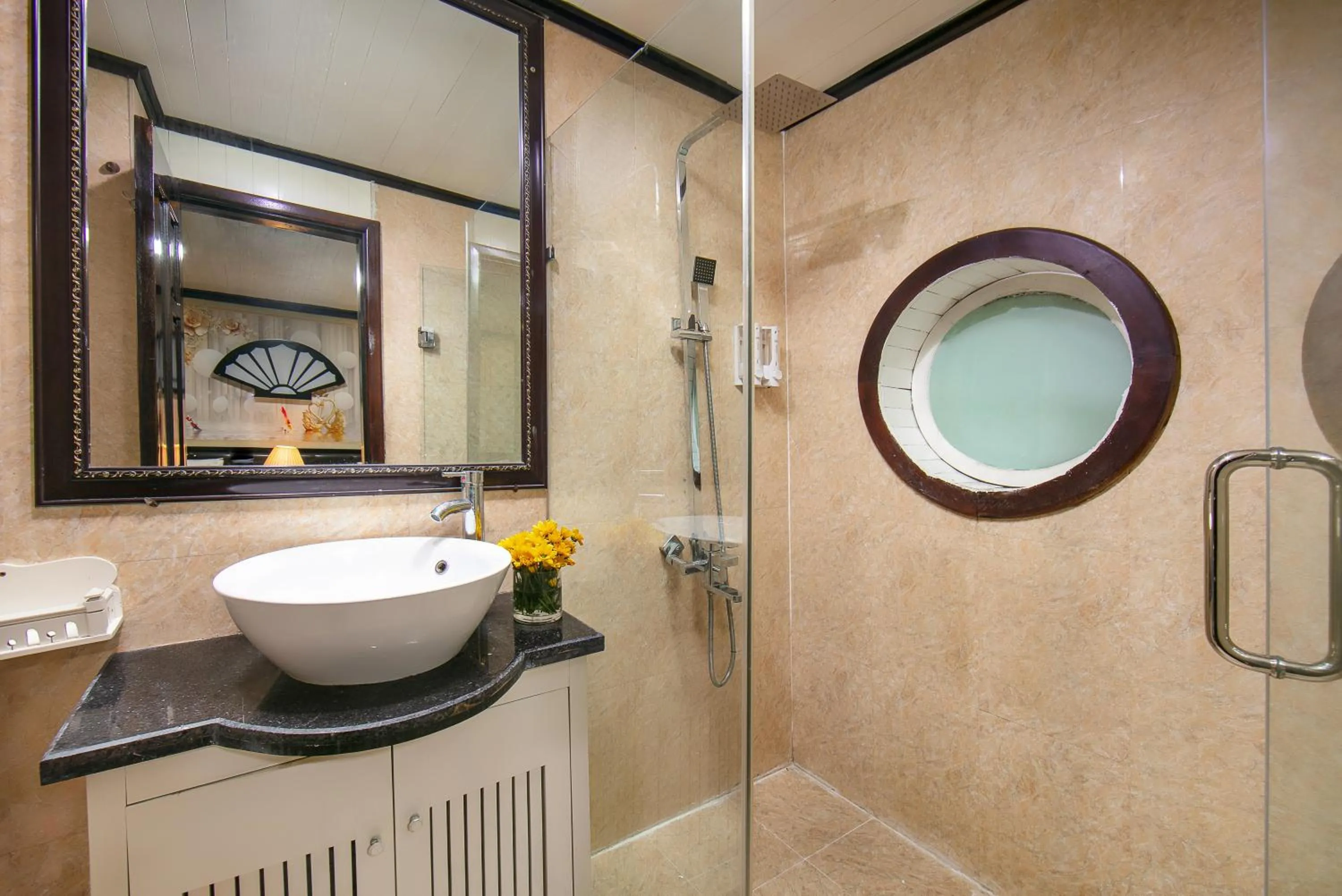 Shower in Fantasea Imperial Cruise