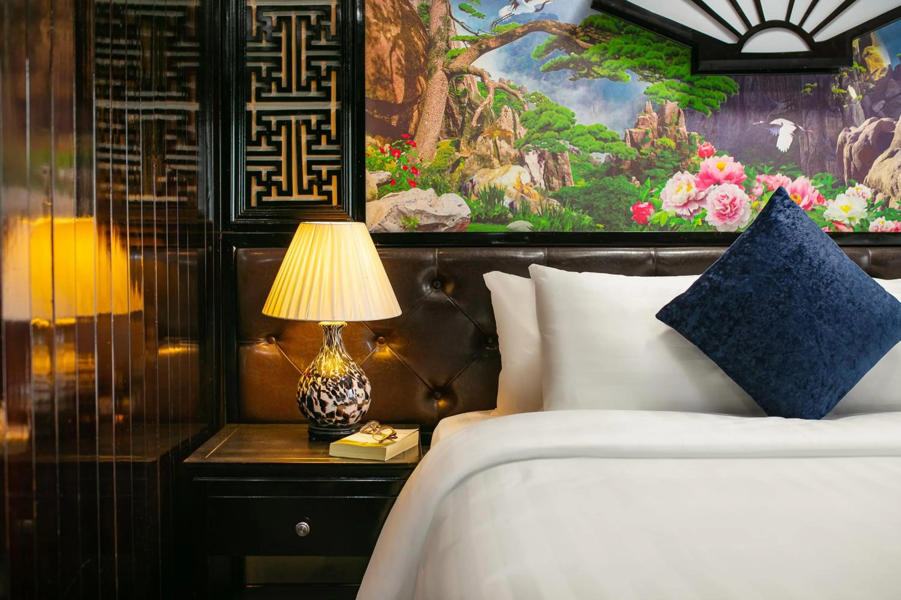 Photo of the whole room, Bed in Fantasea Imperial Cruise