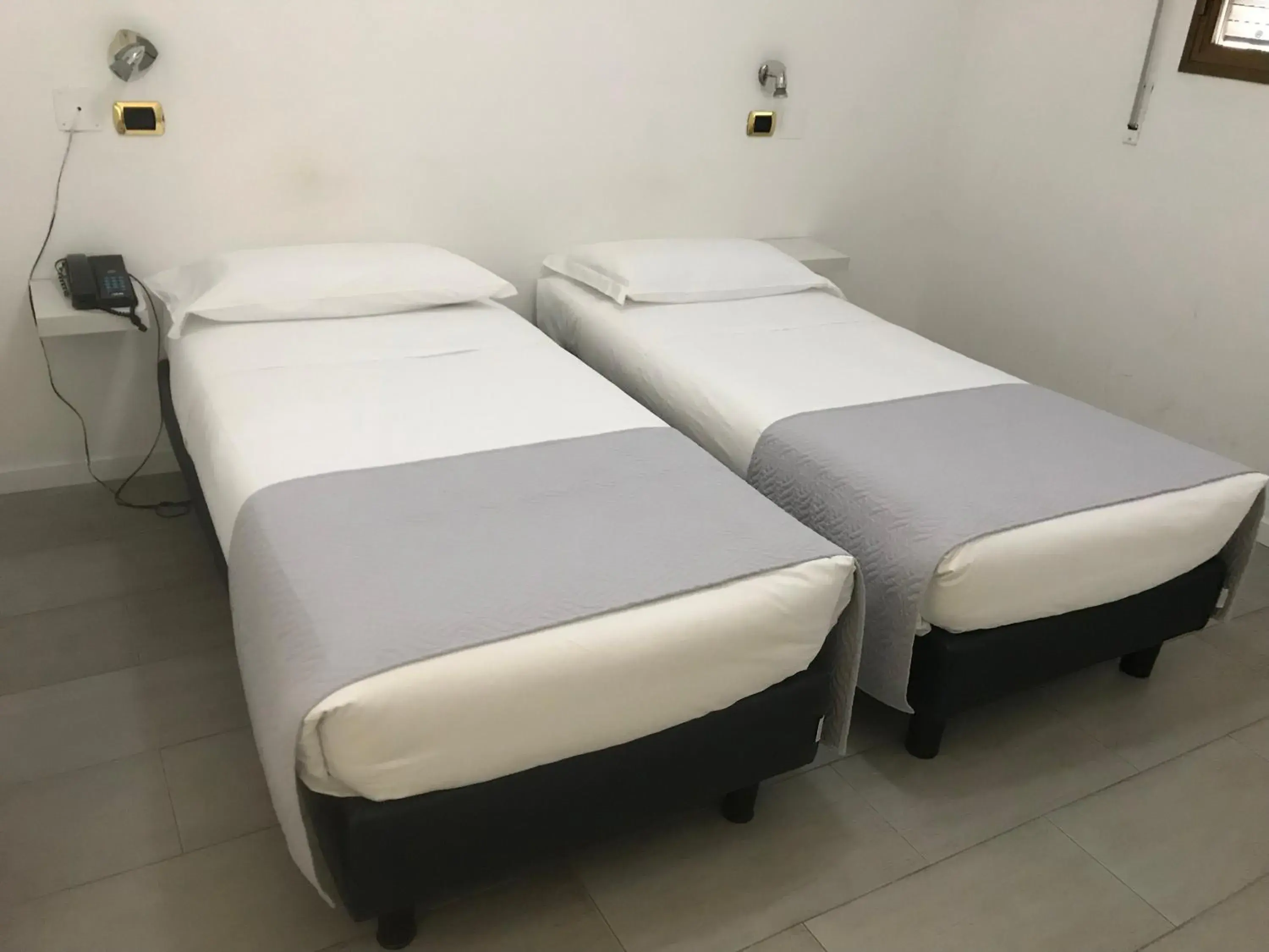 Bed in Hotel Brianza