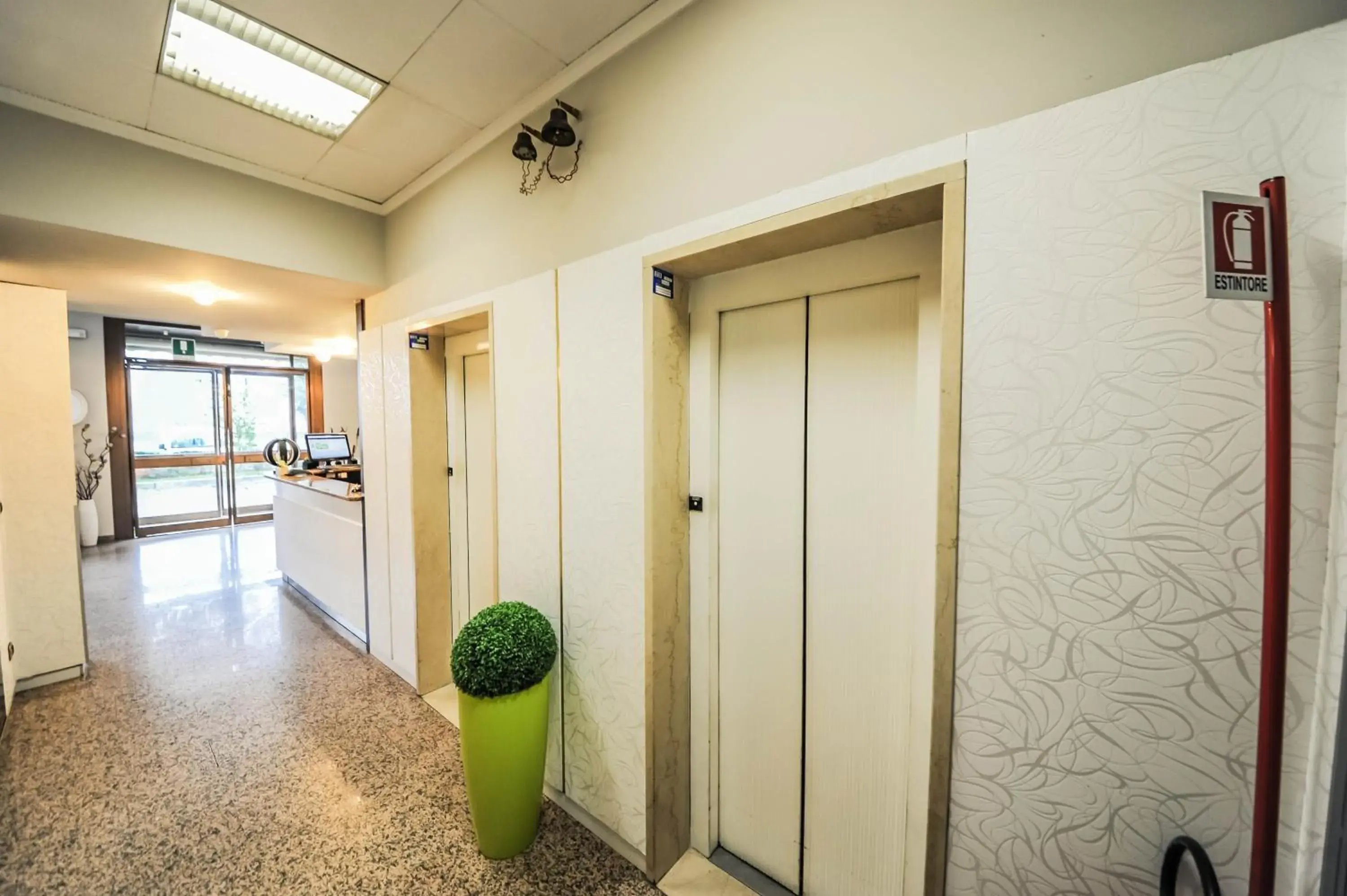 Area and facilities, Lobby/Reception in Hotel Brianza